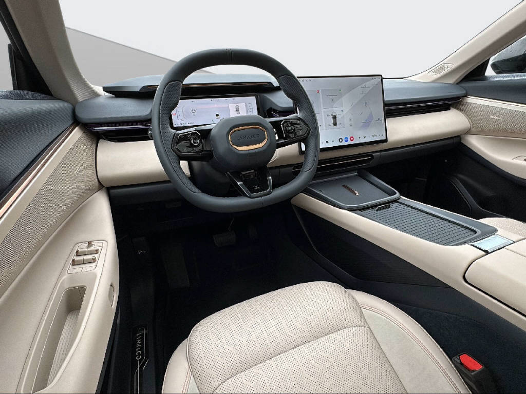 LYNK & CO 08-image-13