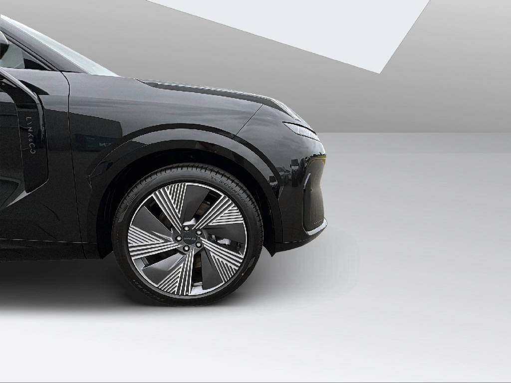 LYNK & CO 08-image-5