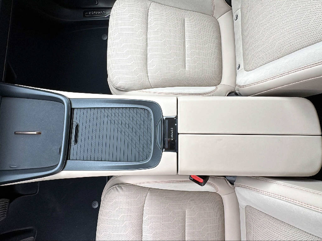 LYNK & CO 08-image-21