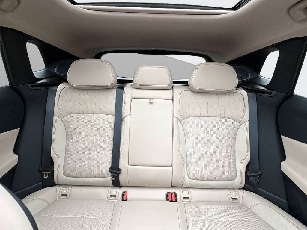 LYNK & CO 08-image-19