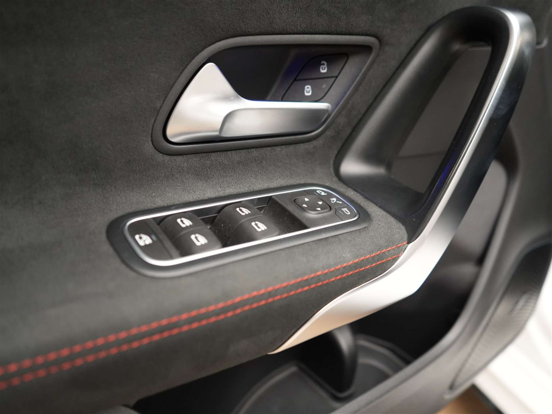MERCEDES-BENZ CLA Shooting Brake 45 S AMG 4Matic+ 8G-DCT *Panorama*Assistenzpaket*Burmester*-image-21