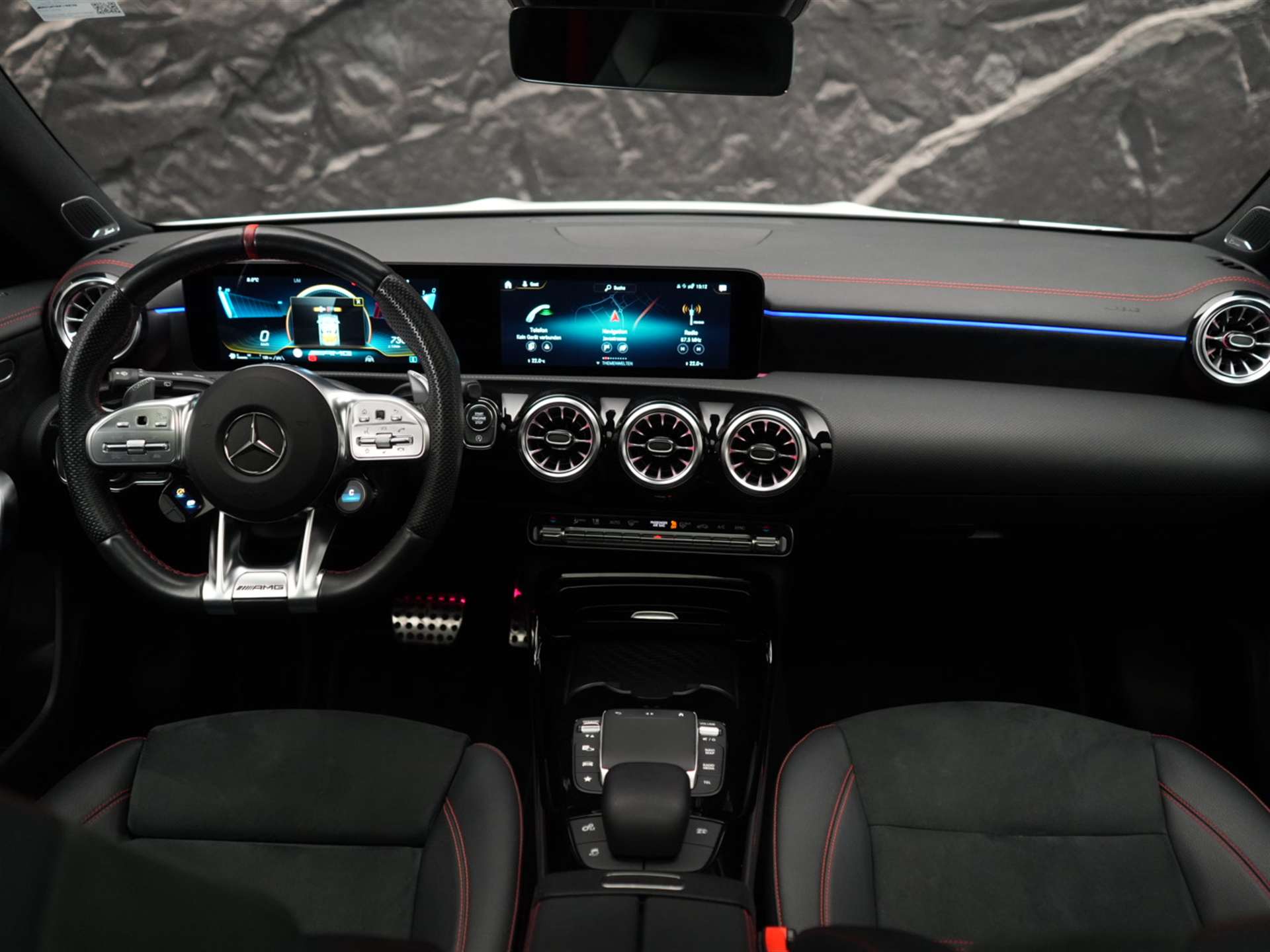 MERCEDES-BENZ CLA Shooting Brake 45 S AMG 4Matic+ 8G-DCT *Panorama*Assistenzpaket*Burmester*-image-24