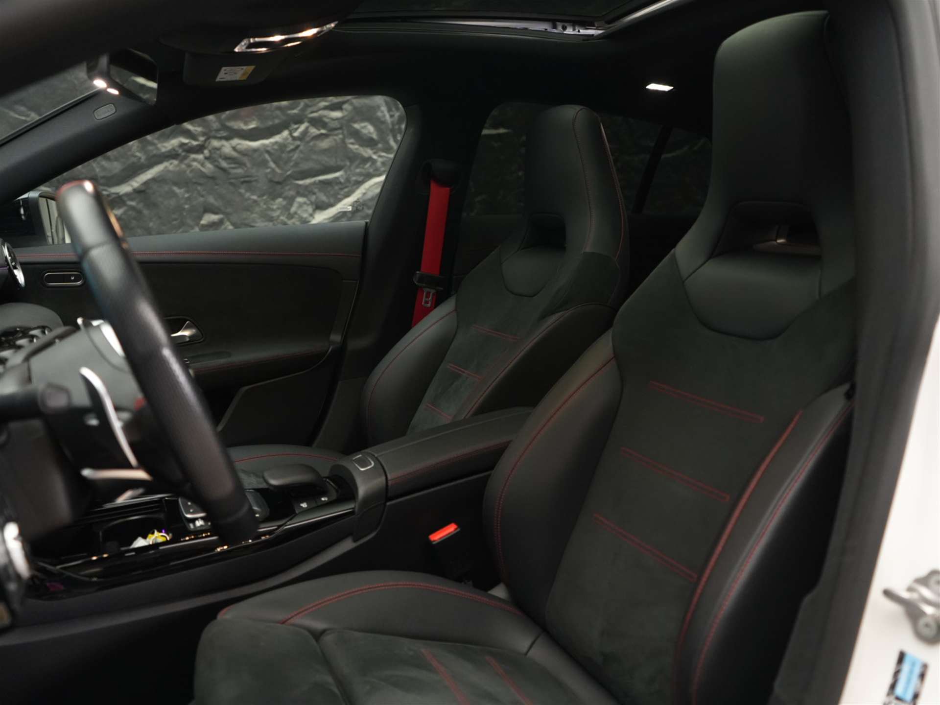 MERCEDES-BENZ CLA Shooting Brake 45 S AMG 4Matic+ 8G-DCT *Panorama*Assistenzpaket*Burmester*-image-10