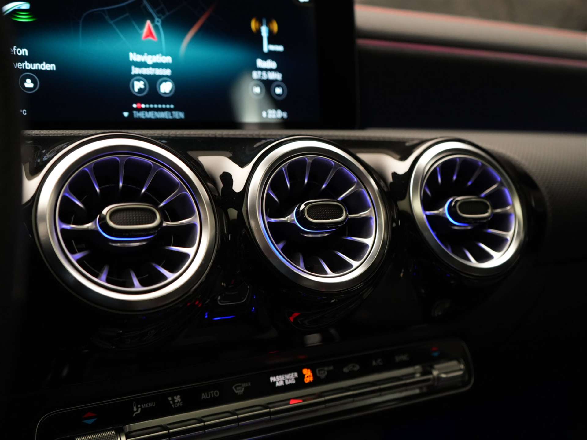MERCEDES-BENZ CLA Shooting Brake 45 S AMG 4Matic+ 8G-DCT *Panorama*Assistenzpaket*Burmester*-image-38