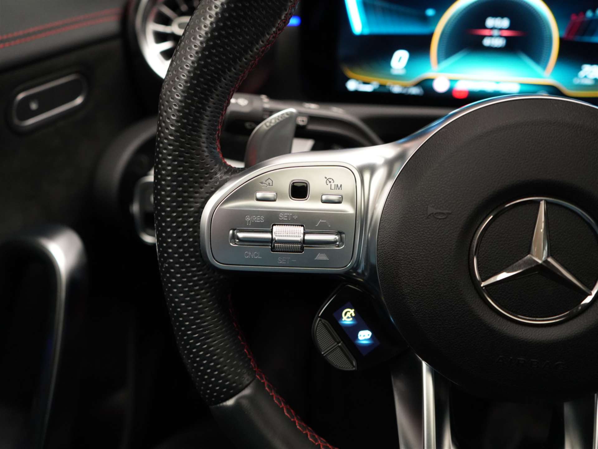 MERCEDES-BENZ CLA Shooting Brake 45 S AMG 4Matic+ 8G-DCT *Panorama*Assistenzpaket*Burmester*-image-31