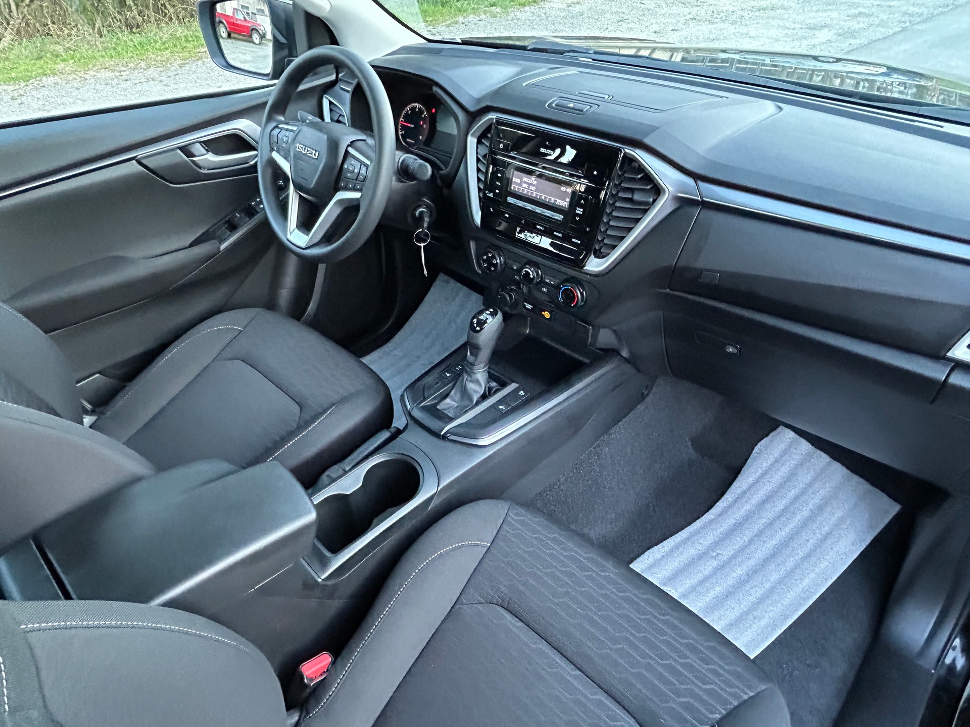ISUZU D-MAX 1.9 CrewCab N60BB 4x4 AT-image-9