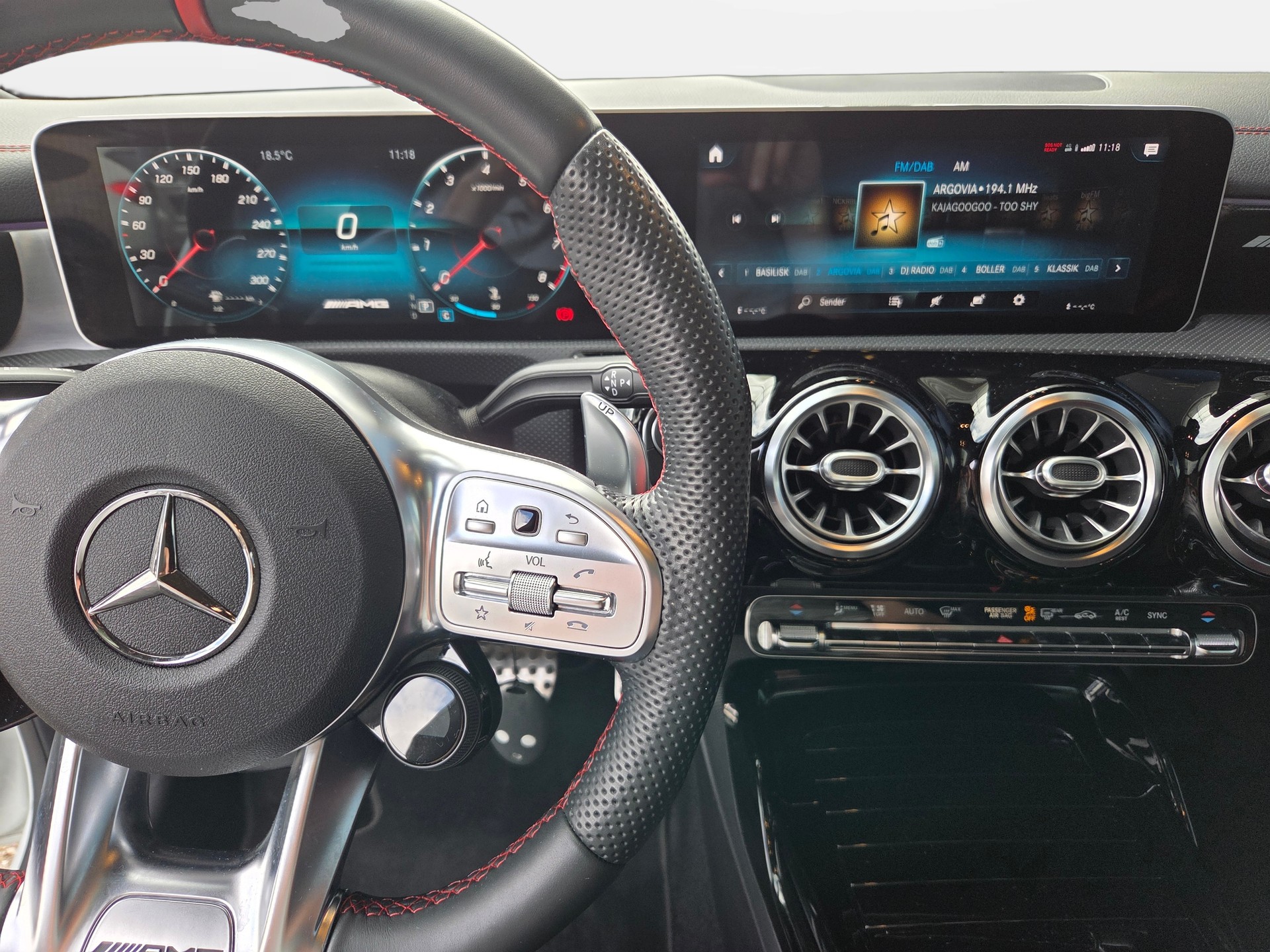 MERCEDES-BENZ CLA Shooting Brake 45 AMG 4Matic+ 8G-DCT-image-12