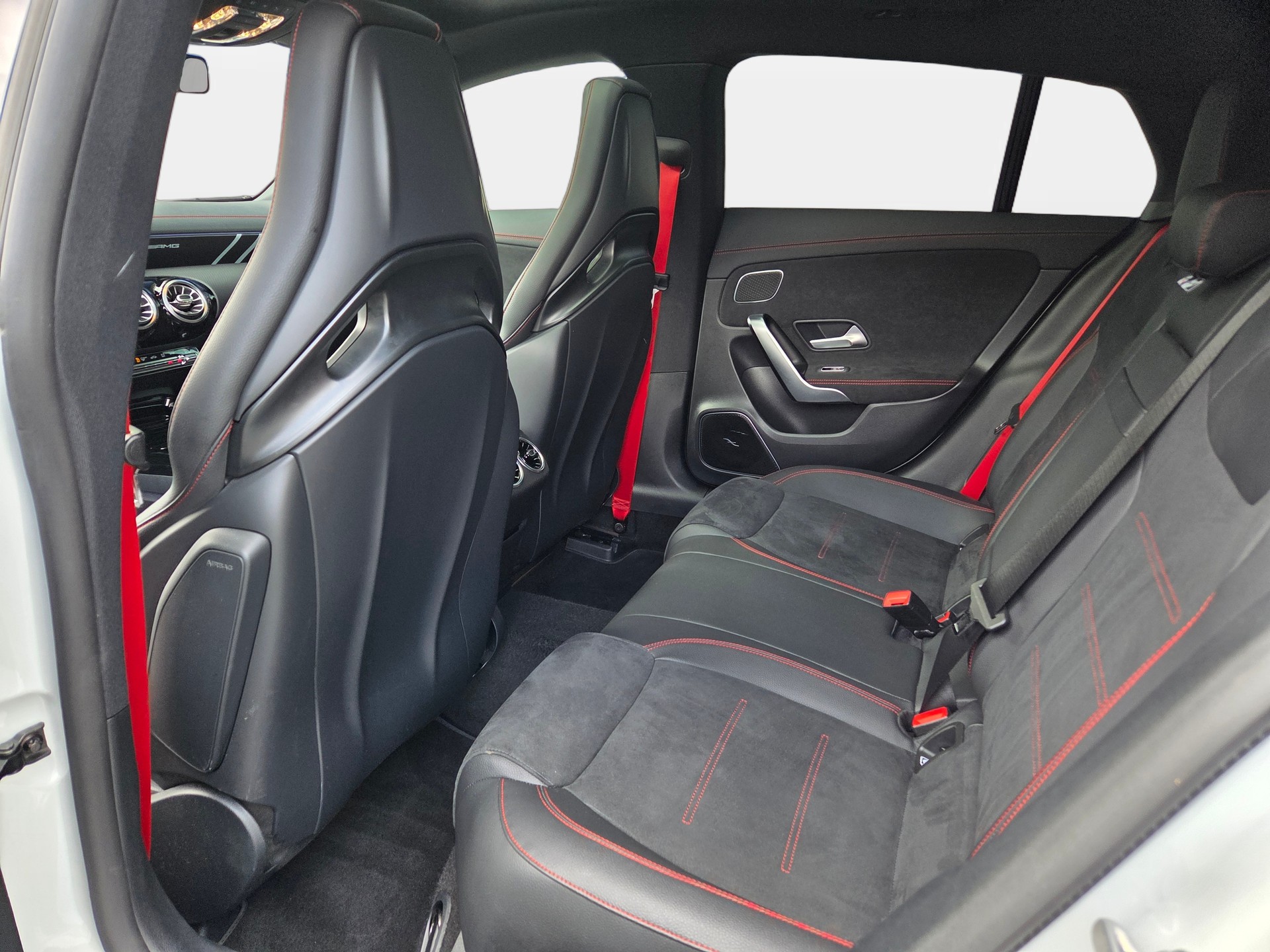 MERCEDES-BENZ CLA Shooting Brake 45 AMG 4Matic+ 8G-DCT-image-10