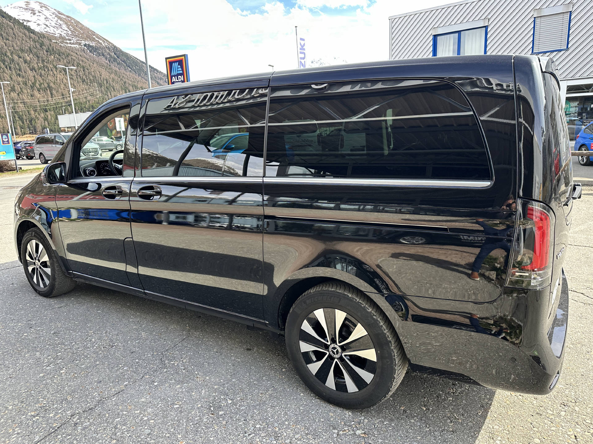 MERCEDES-BENZ V 250 d Avantgarde lang 4Matic-image-6
