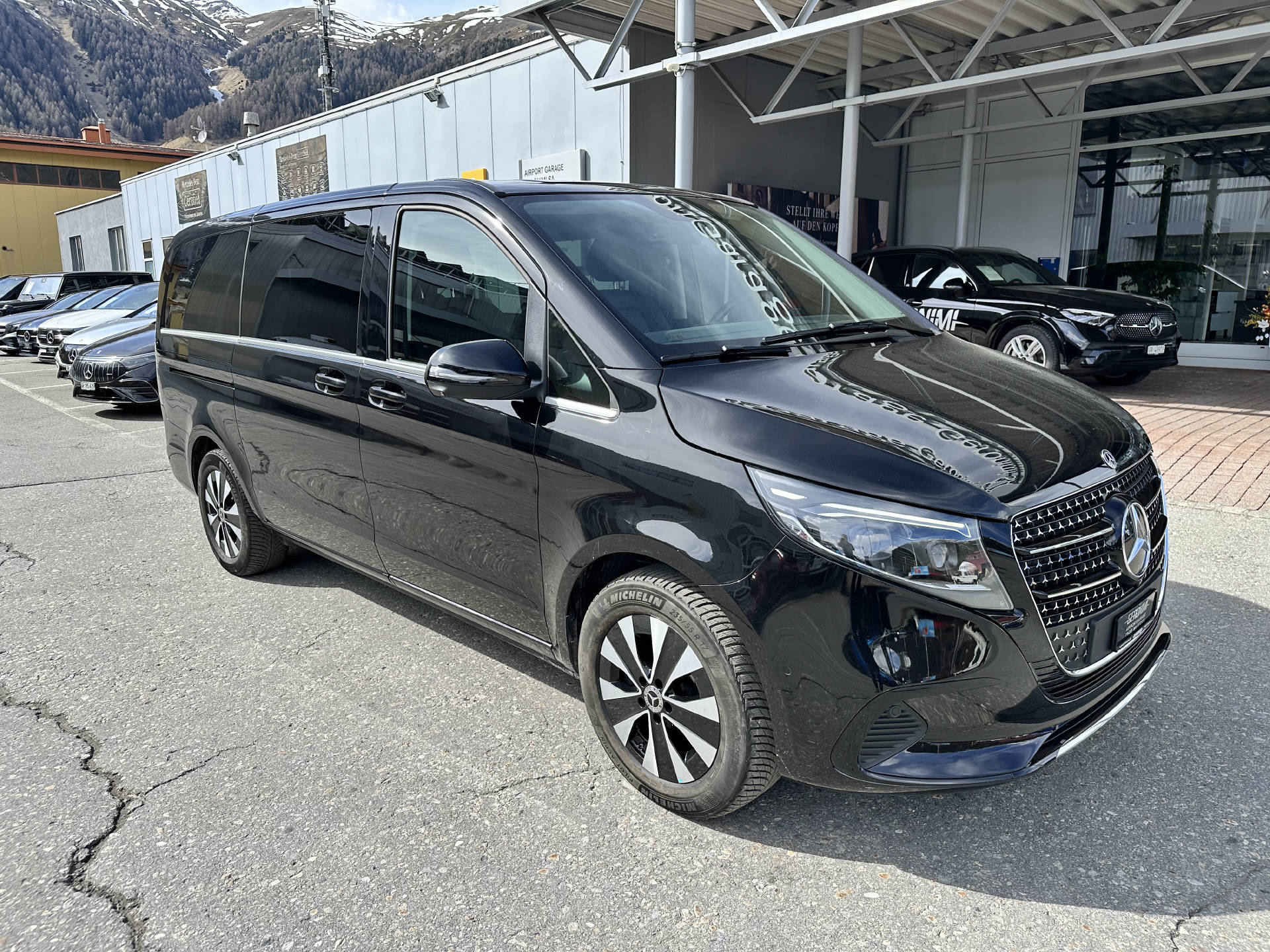MERCEDES-BENZ V 250 d Avantgarde lang 4Matic-showroom-element-2