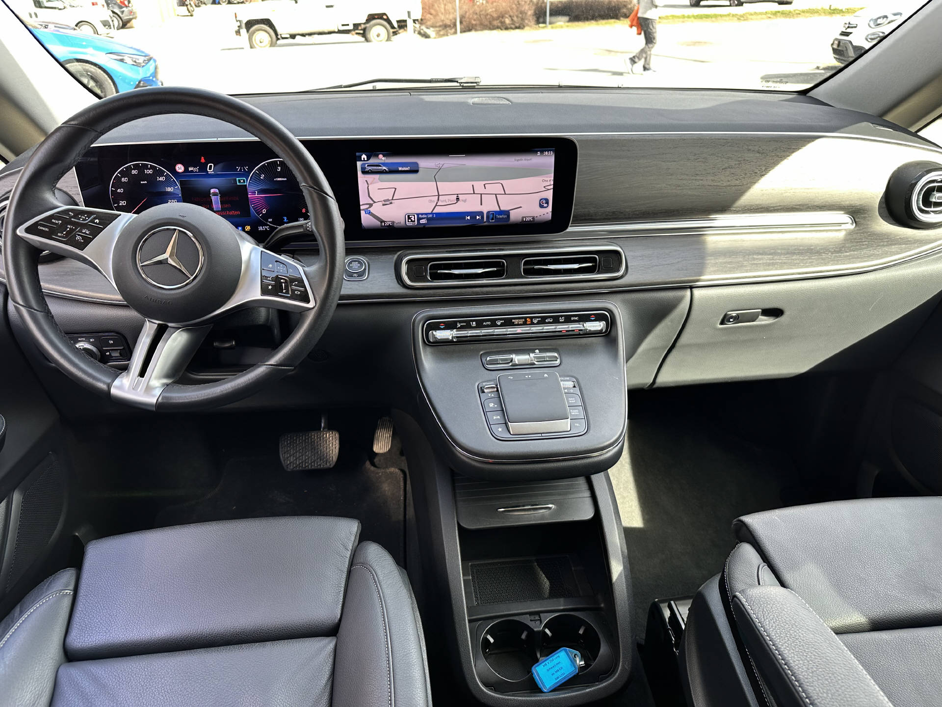 MERCEDES-BENZ V 250 d Avantgarde lang 4Matic-image-9