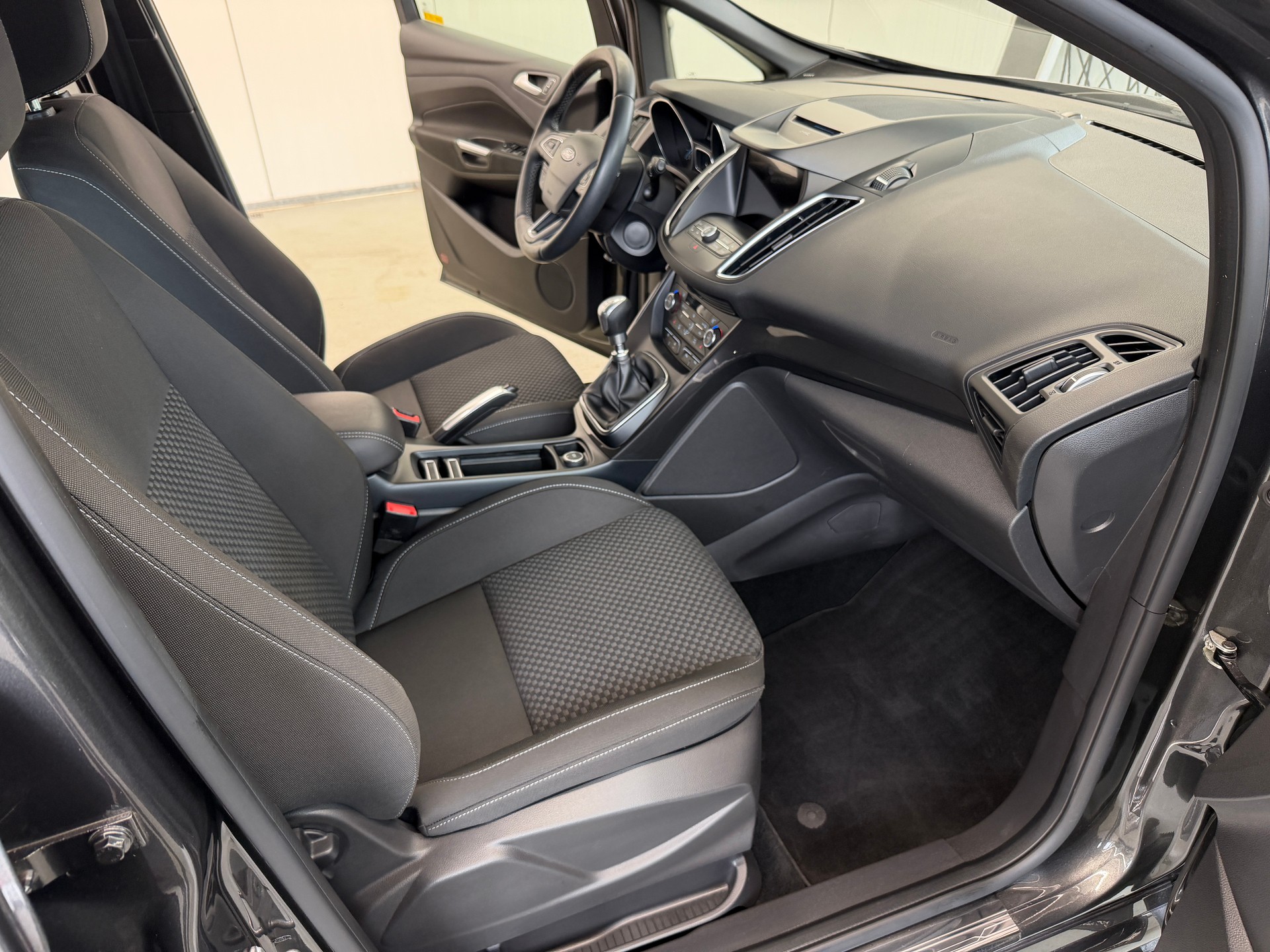 FORD C-Max 2.0 TDCi Trend-image-15