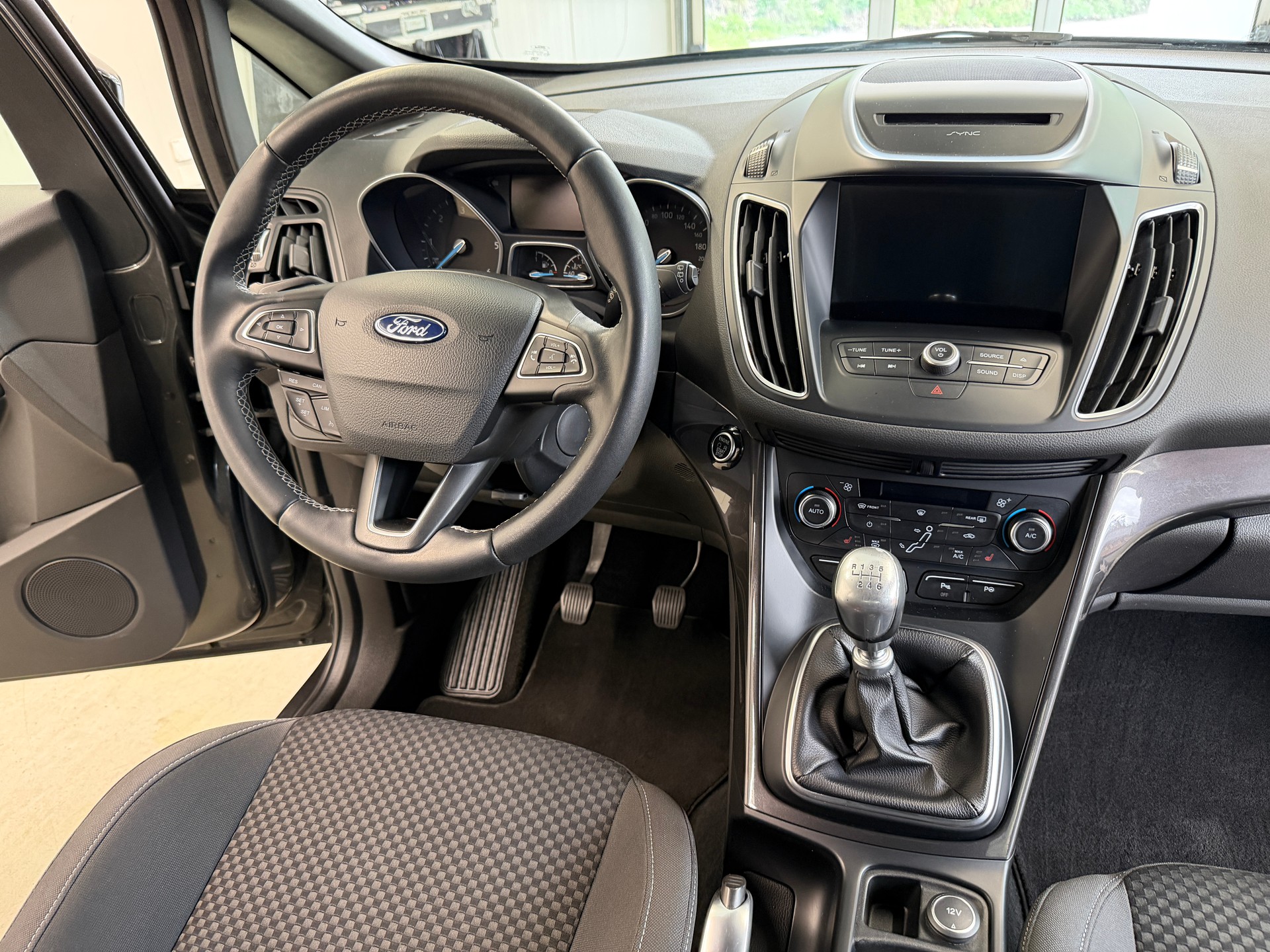 FORD C-Max 2.0 TDCi Trend-image-18