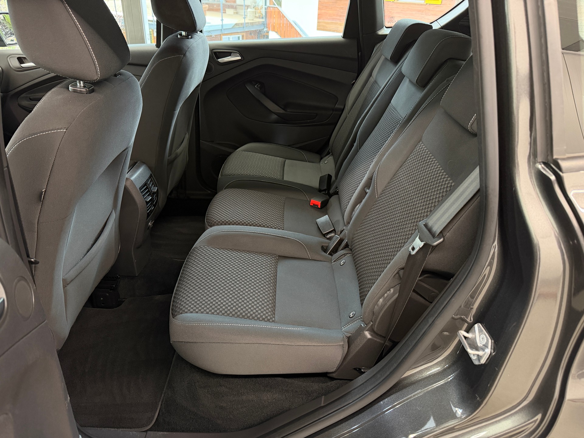 FORD C-Max 2.0 TDCi Trend-image-12
