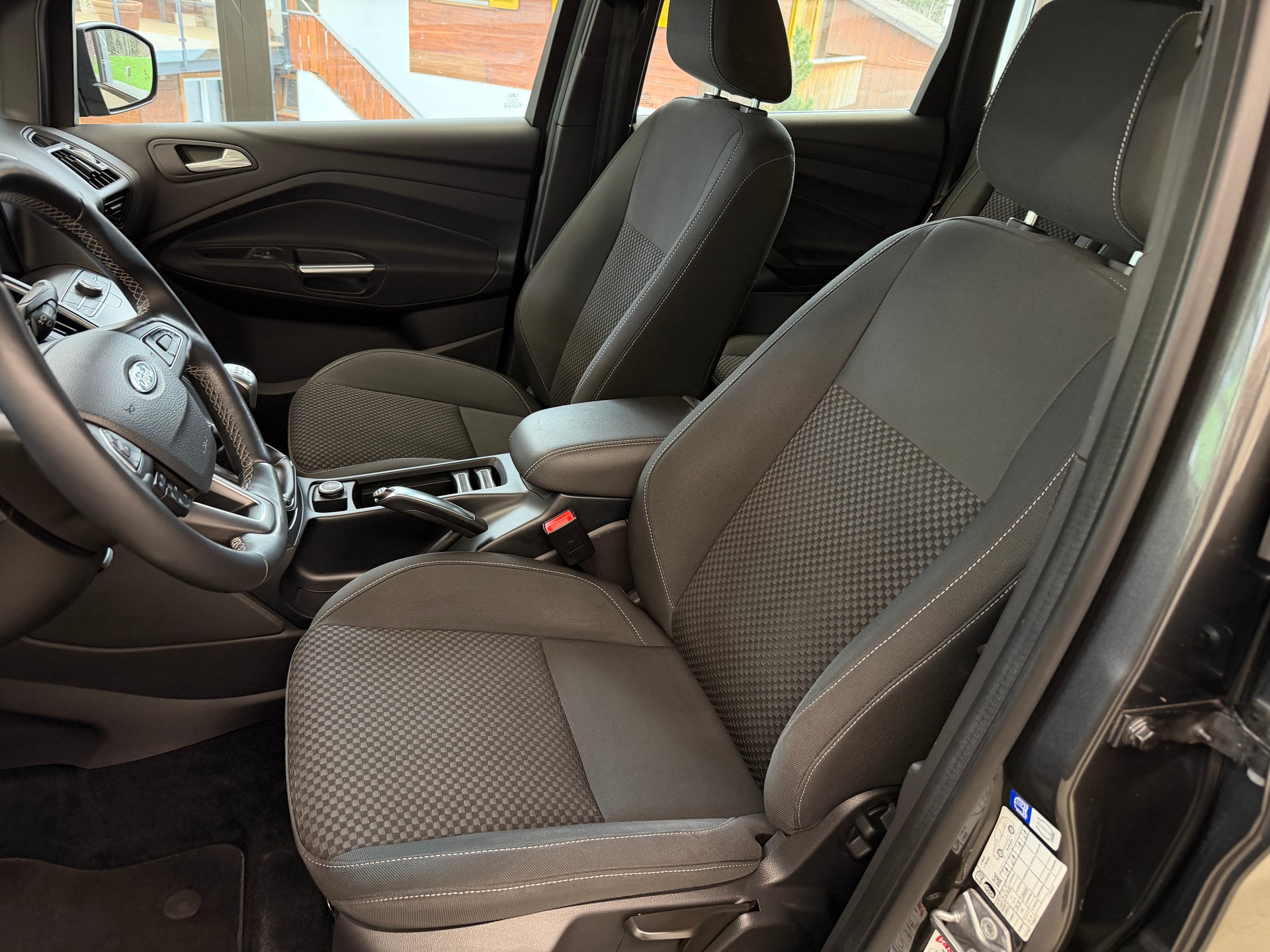FORD C-Max 2.0 TDCi Trend-image-11