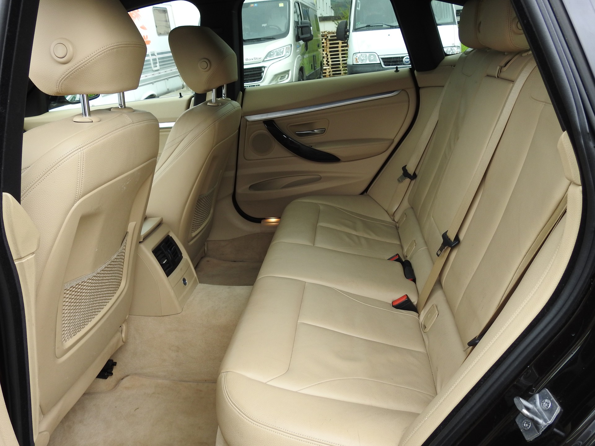 BMW 320d GT xDrive Luxury Line Steptronic-image-15