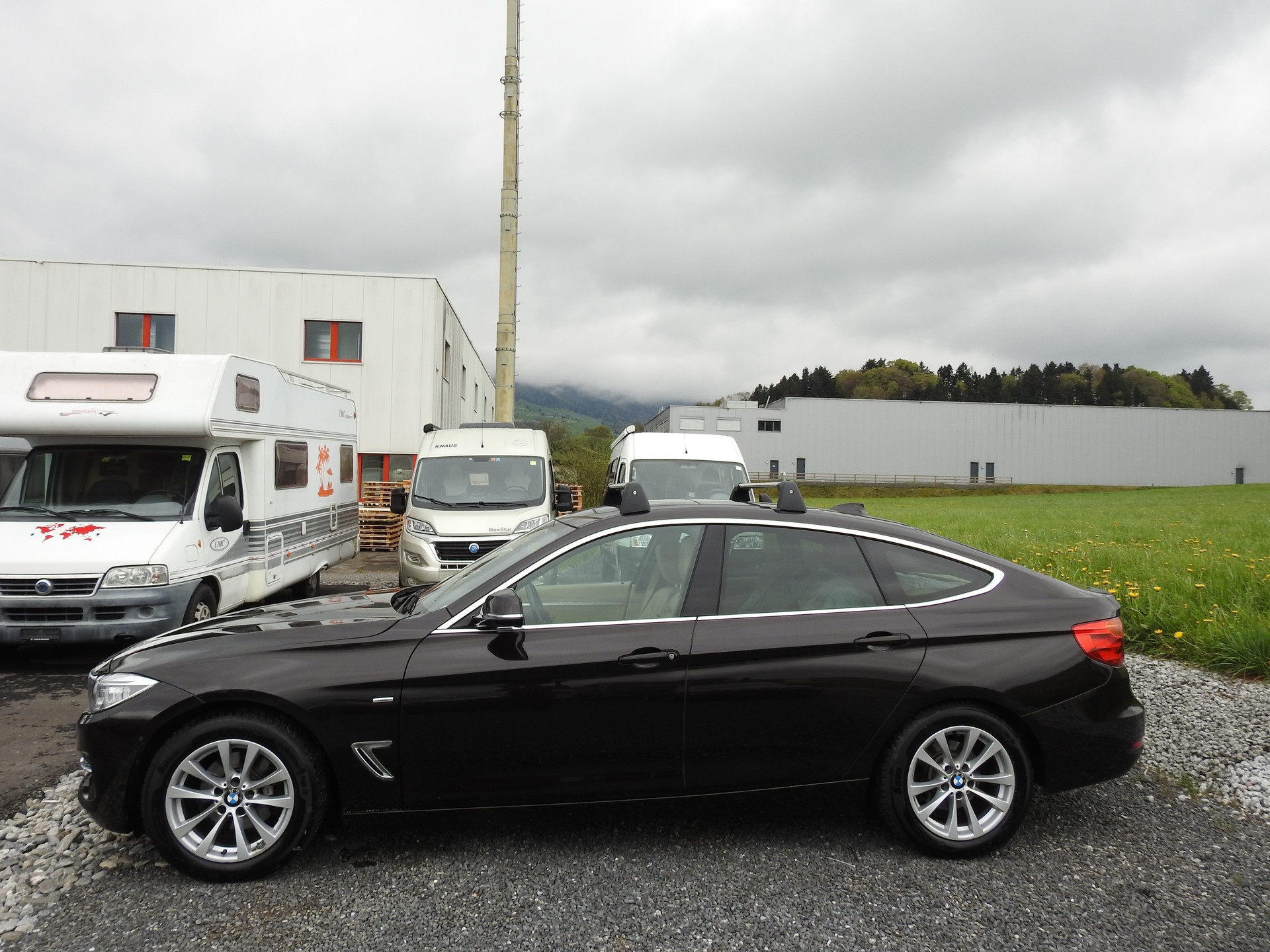 BMW 320d GT xDrive Luxury Line Steptronic-showroom-element-2