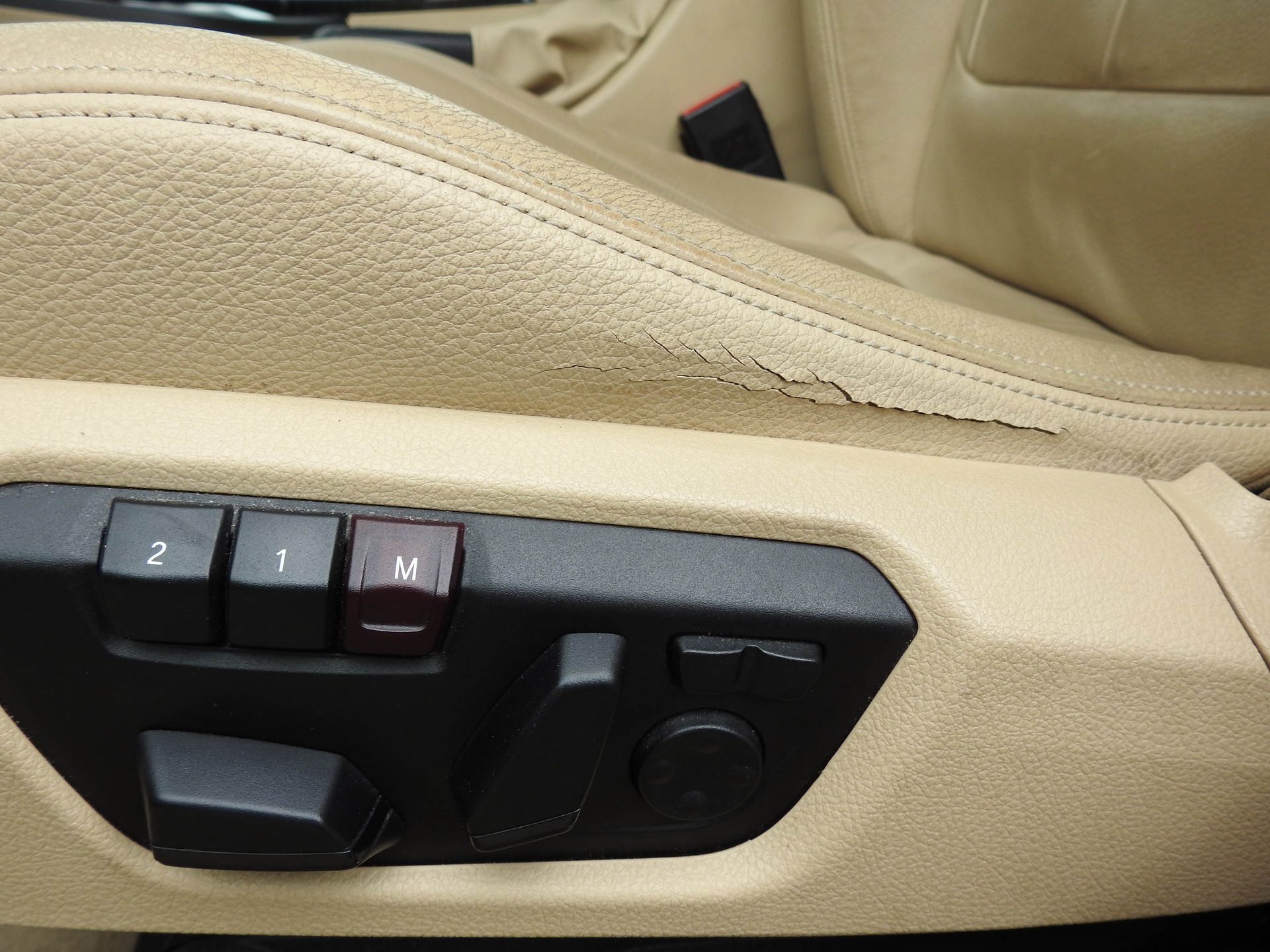 BMW 320d GT xDrive Luxury Line Steptronic-image-13