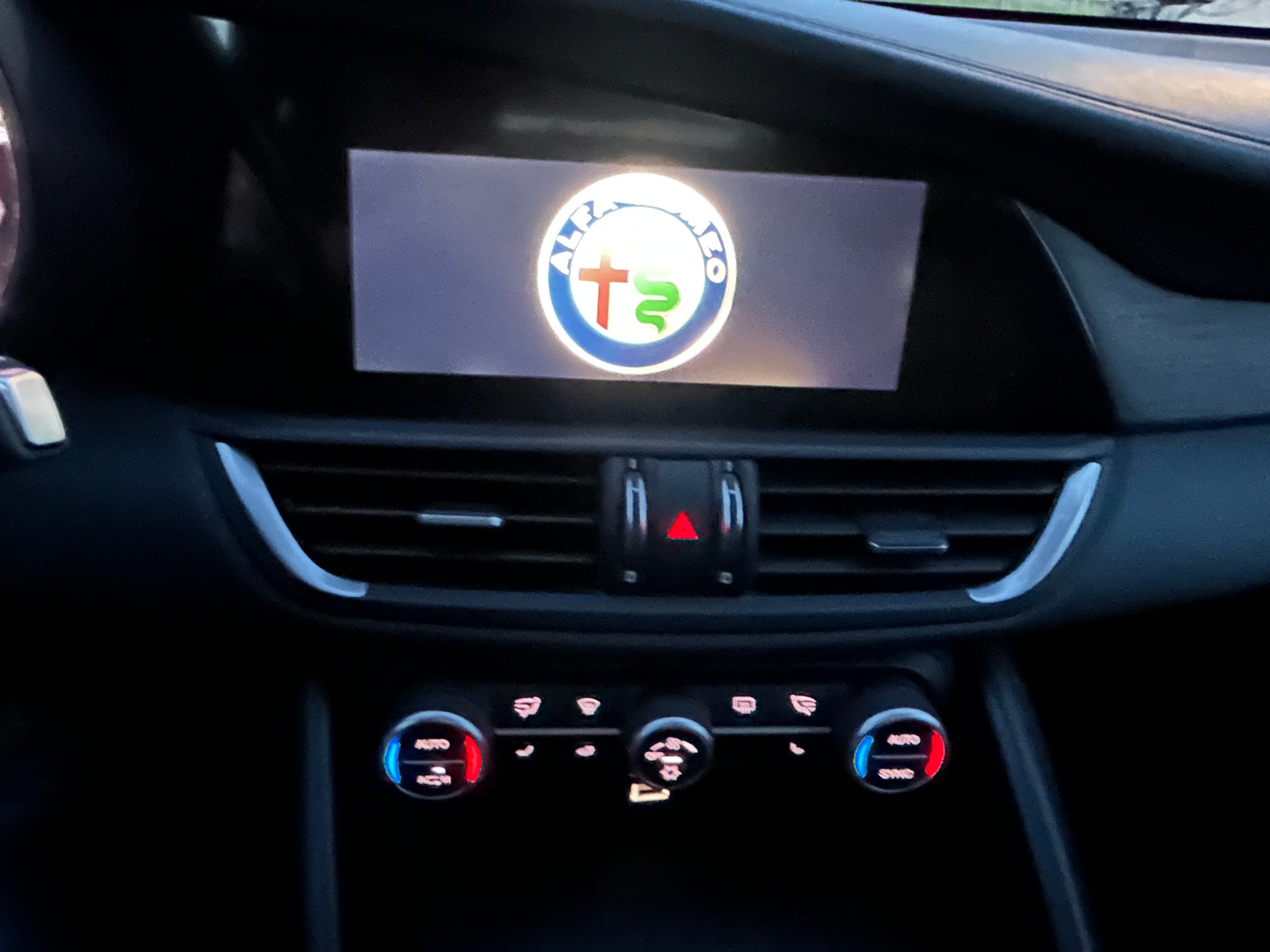 ALFA ROMEO Giulia 2.0 Veloce Q4 Automatic-image-11