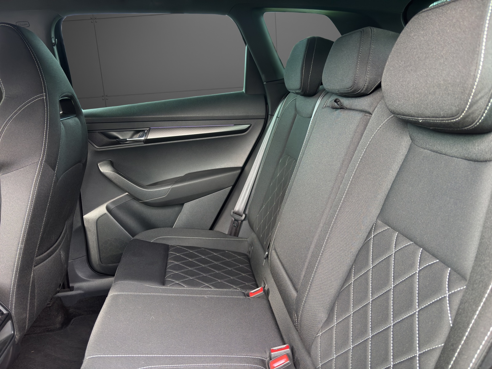 SKODA Karoq 2.0 TSI SportLine 4x4 DSG-image-10