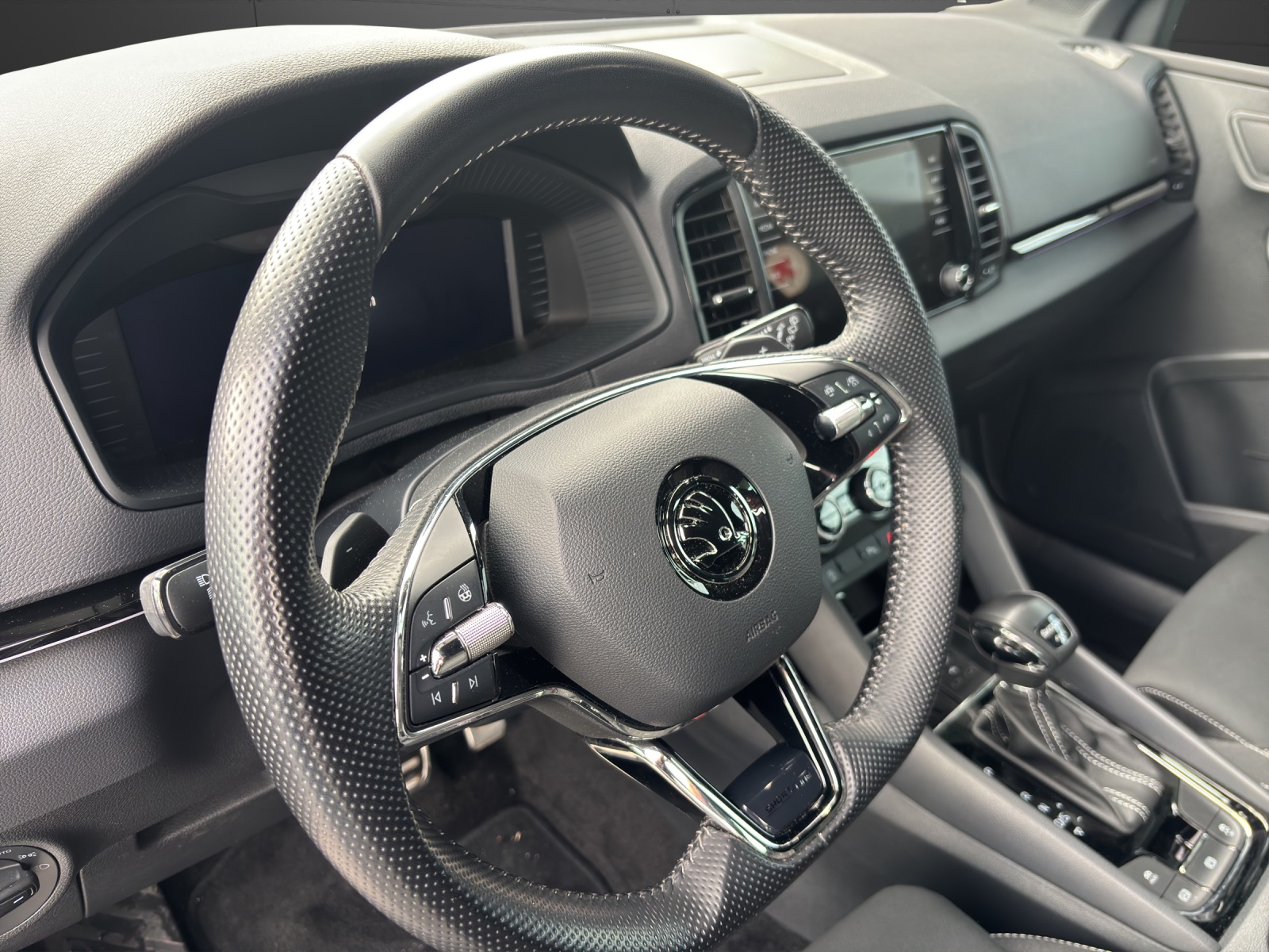 SKODA Karoq 2.0 TSI SportLine 4x4 DSG-image-4