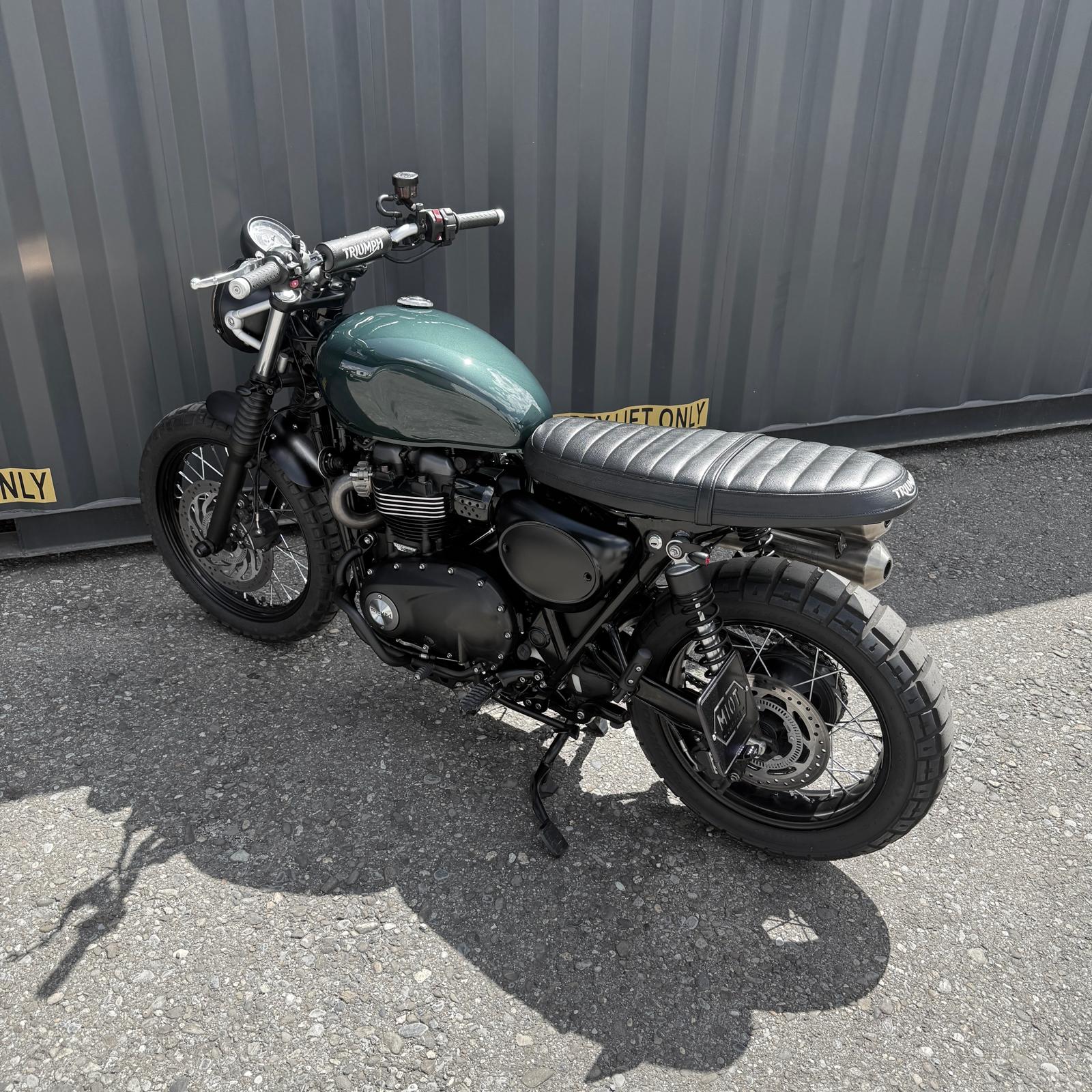 TRIUMPH STREET SCRAMBLER-showroom-element-3