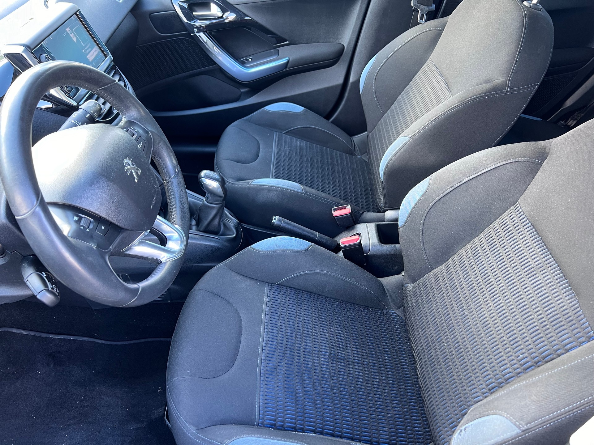 PEUGEOT 208 1.6 VTI Allure-image-7