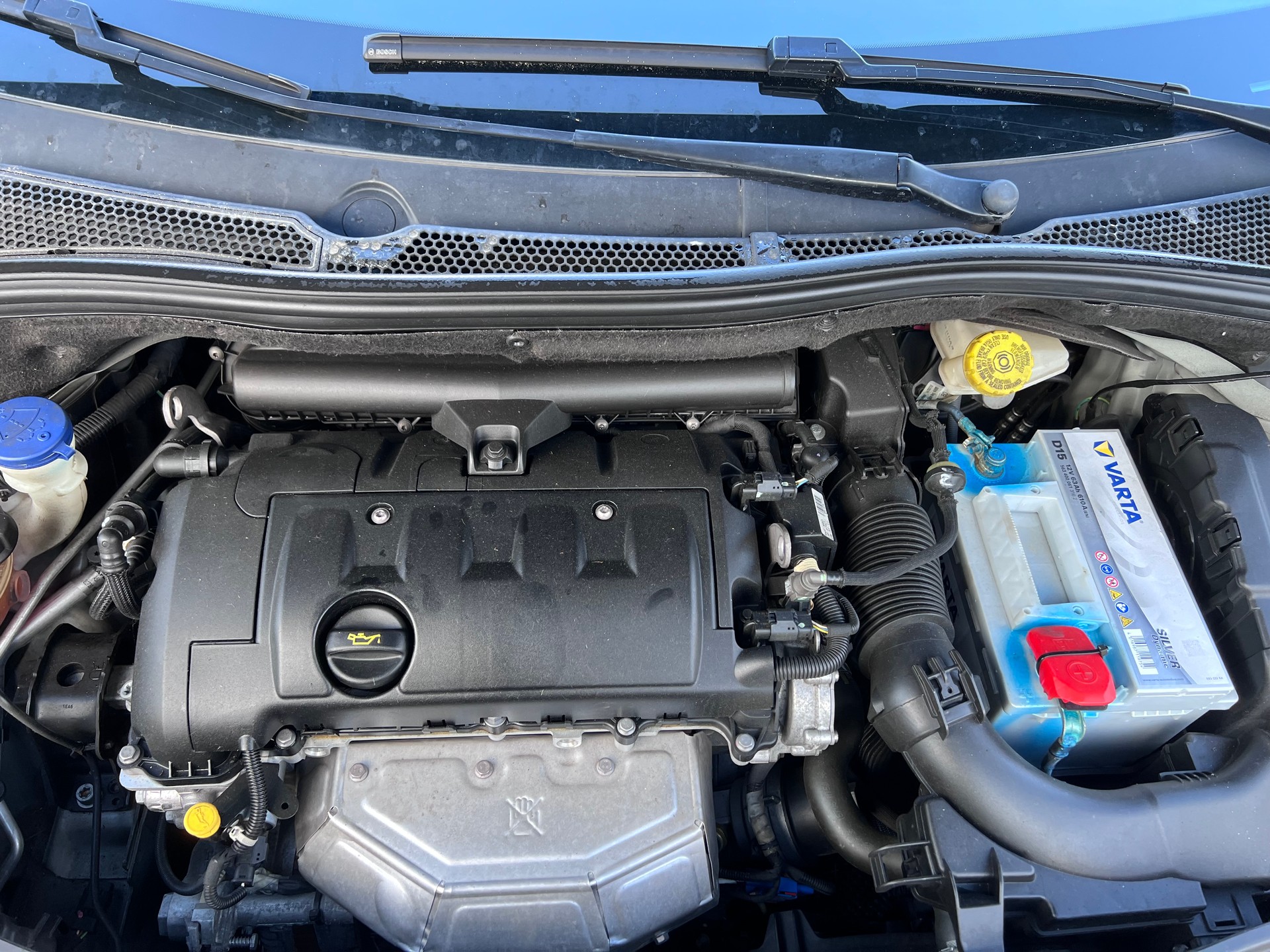 PEUGEOT 208 1.6 VTI Allure-image-9
