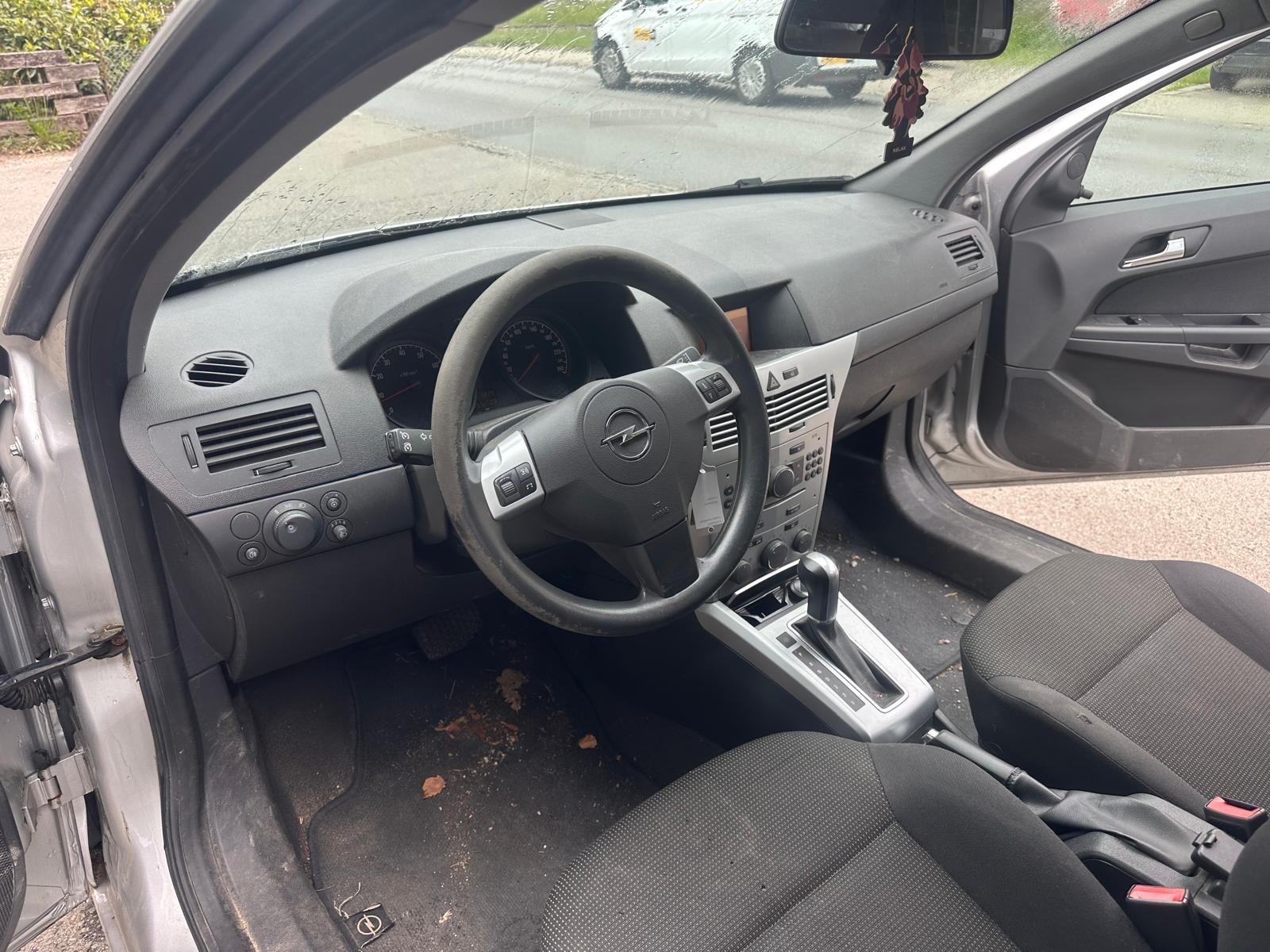 OPEL Astra Caravan 1.8i 16V Diamond Automatic-image-8