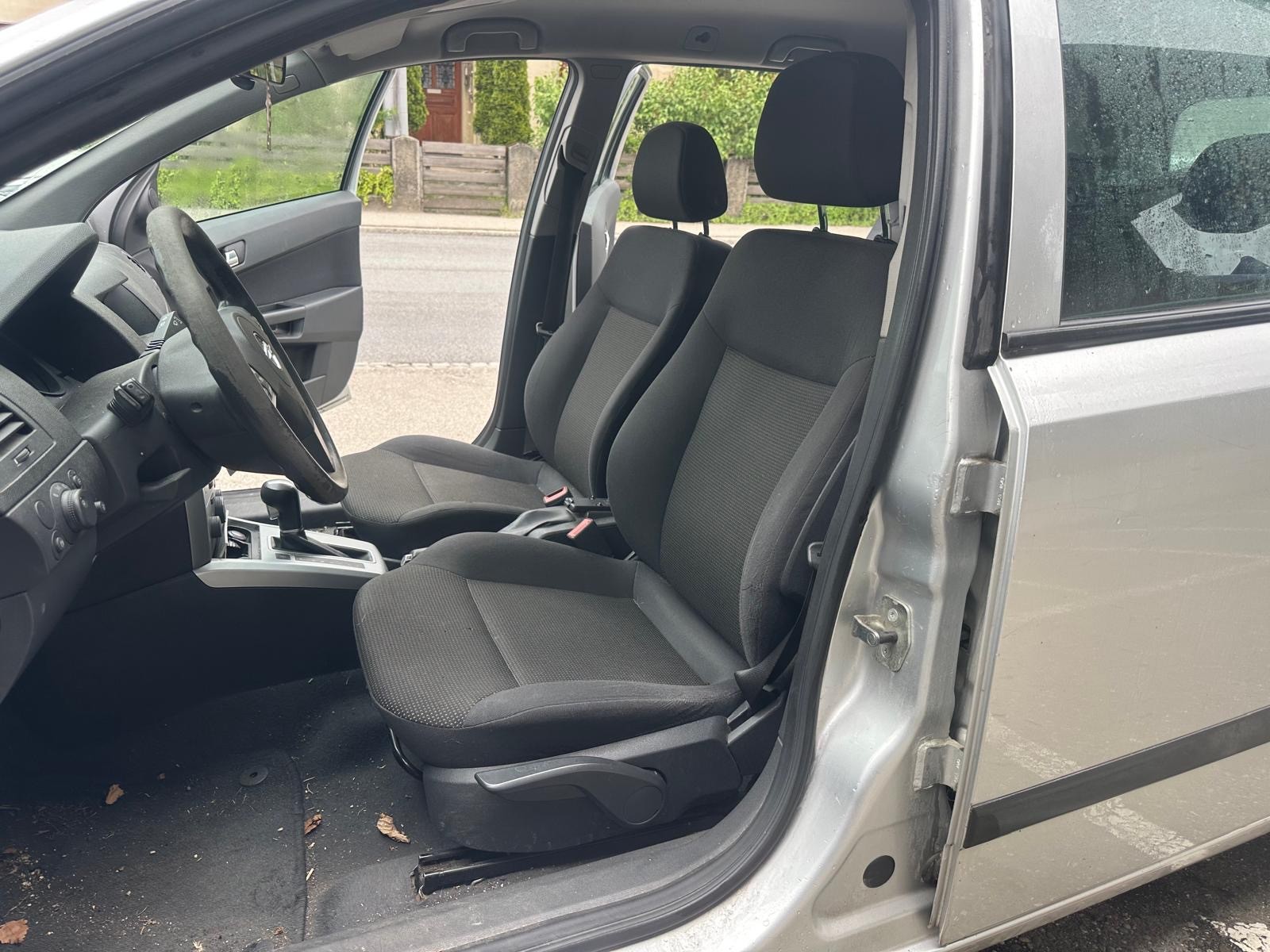 OPEL Astra Caravan 1.8i 16V Diamond Automatic-image-9