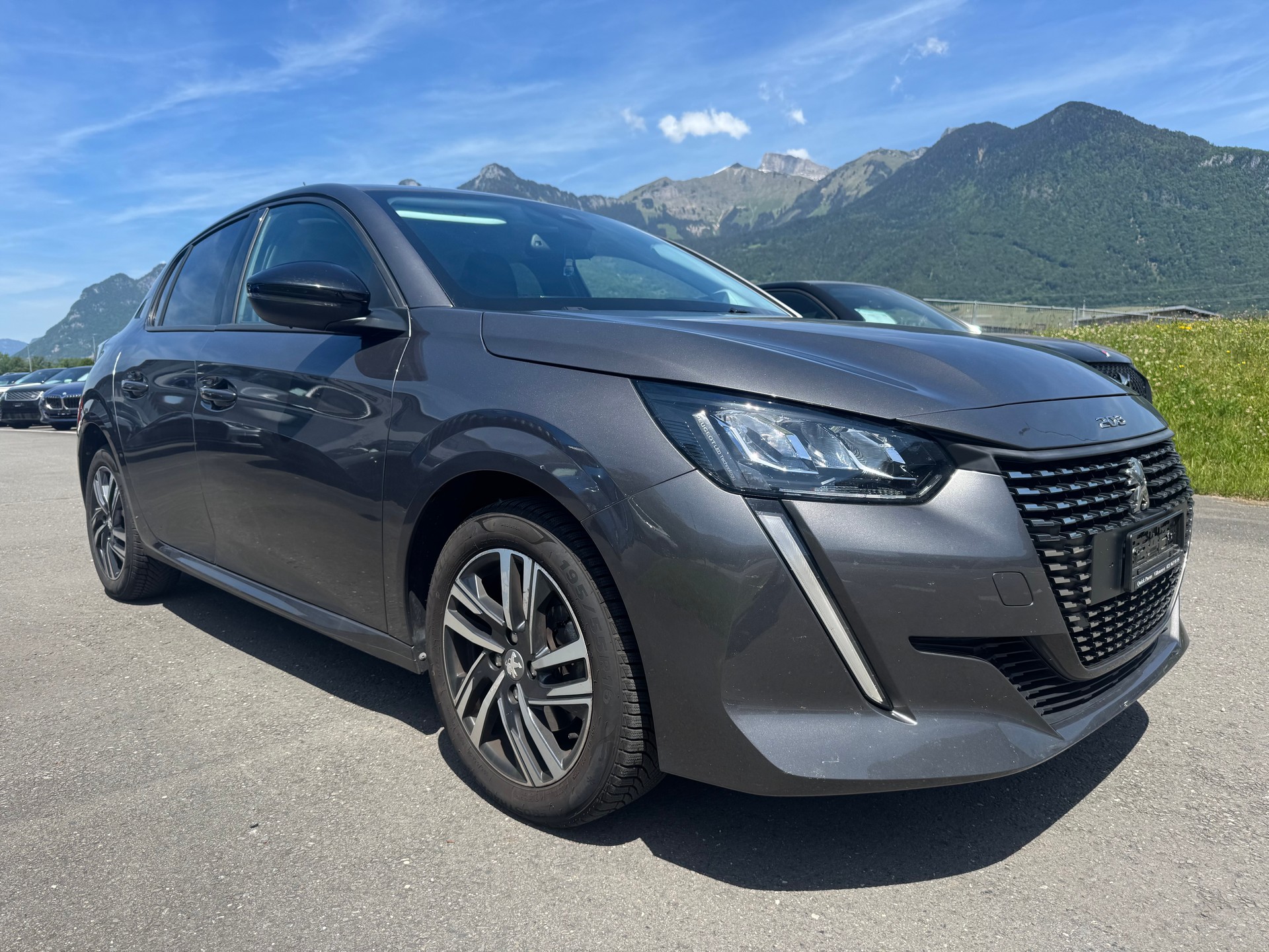 PEUGEOT 208 1.2 PureTech Allure EAT8-showroom-element-2