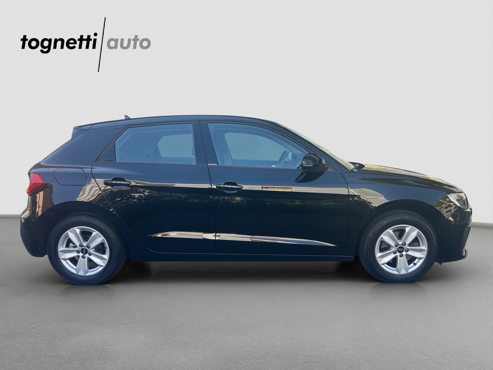 AUDI A1 Sportback 30 TFSI Attraction S-tronic-showroom-element-2
