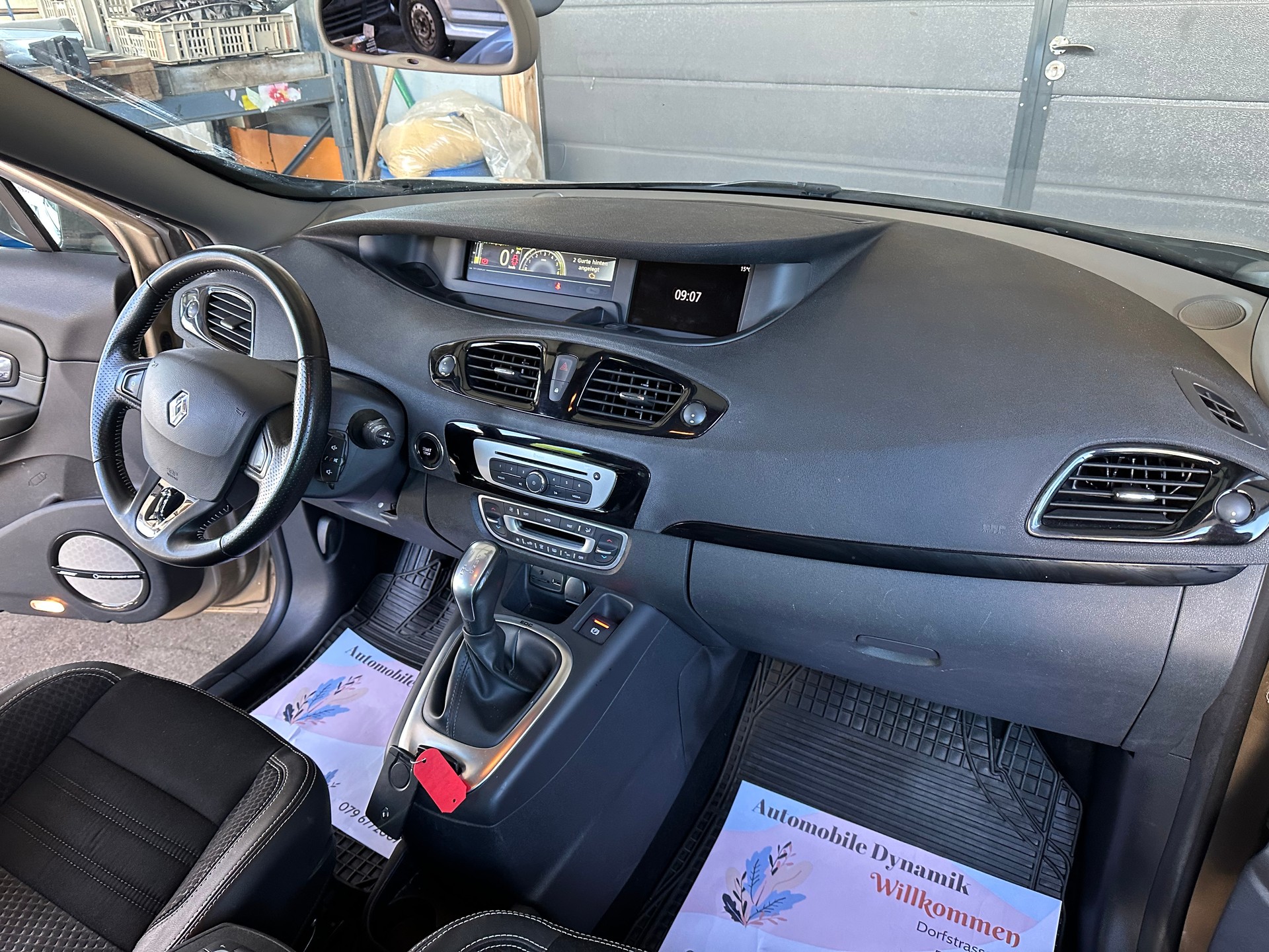 RENAULT Grand Scénic 1.5 dCi Bose EDC-image-8