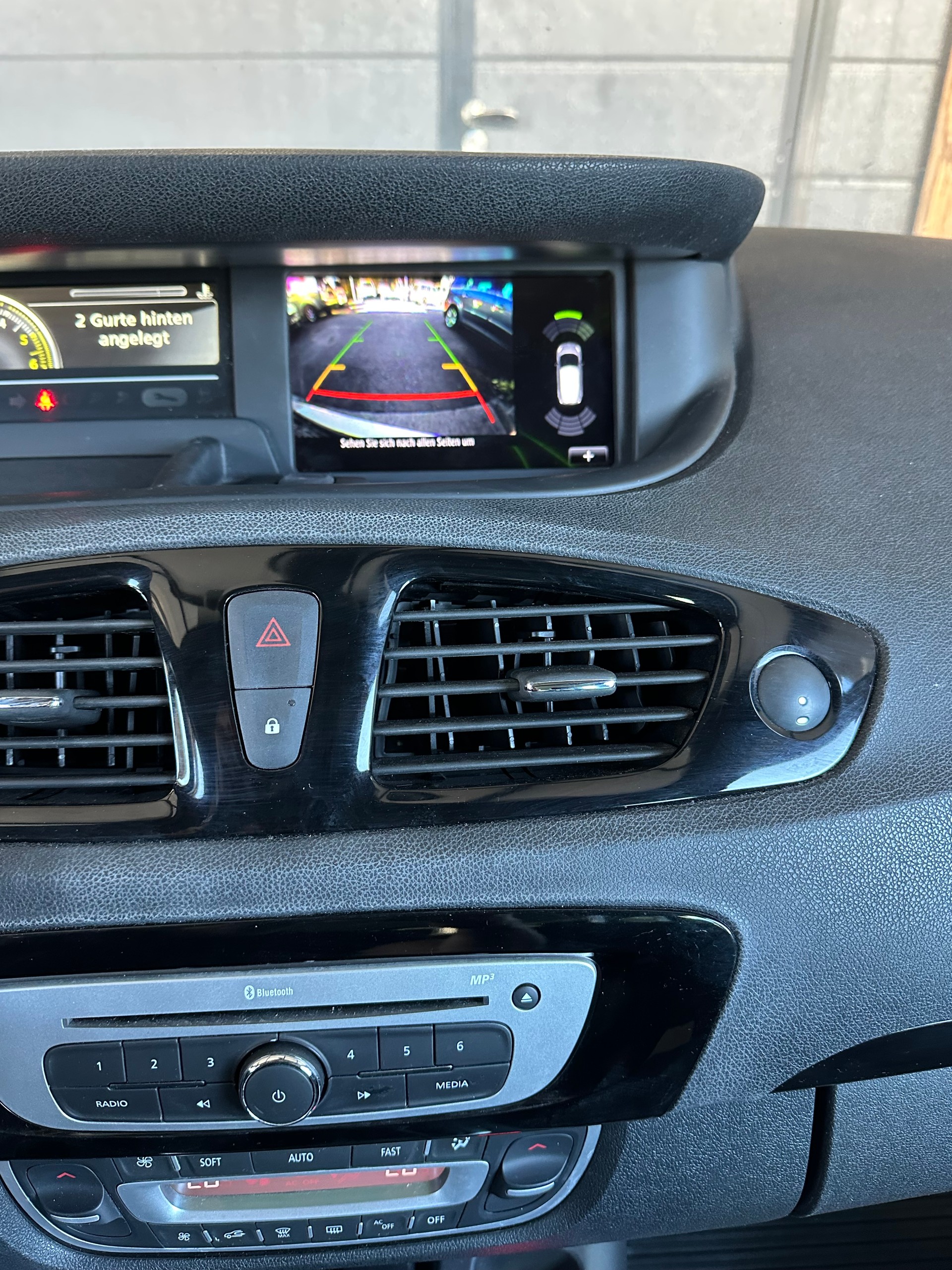 RENAULT Grand Scénic 1.5 dCi Bose EDC-image-7