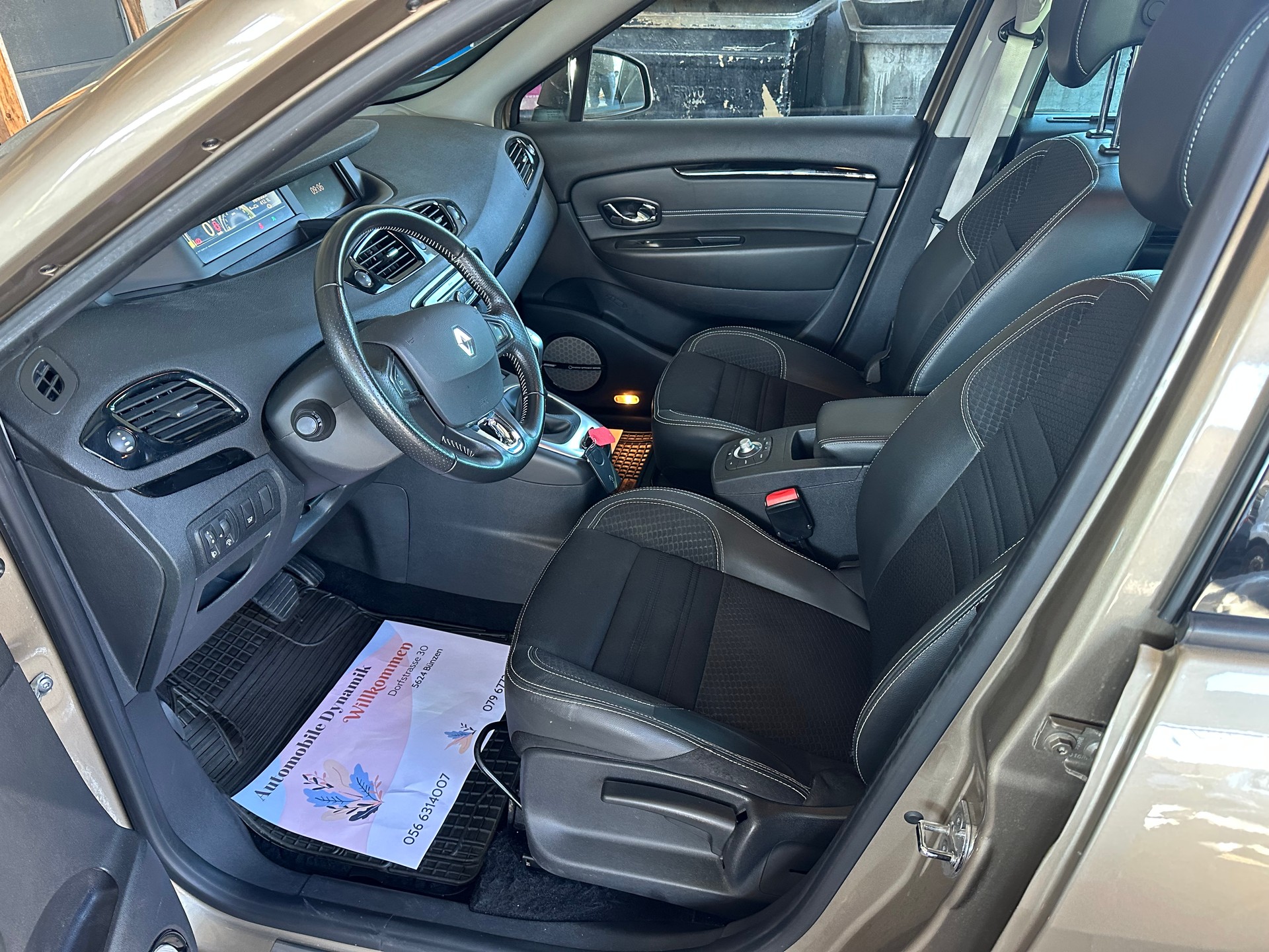 RENAULT Grand Scénic 1.5 dCi Bose EDC-image-13