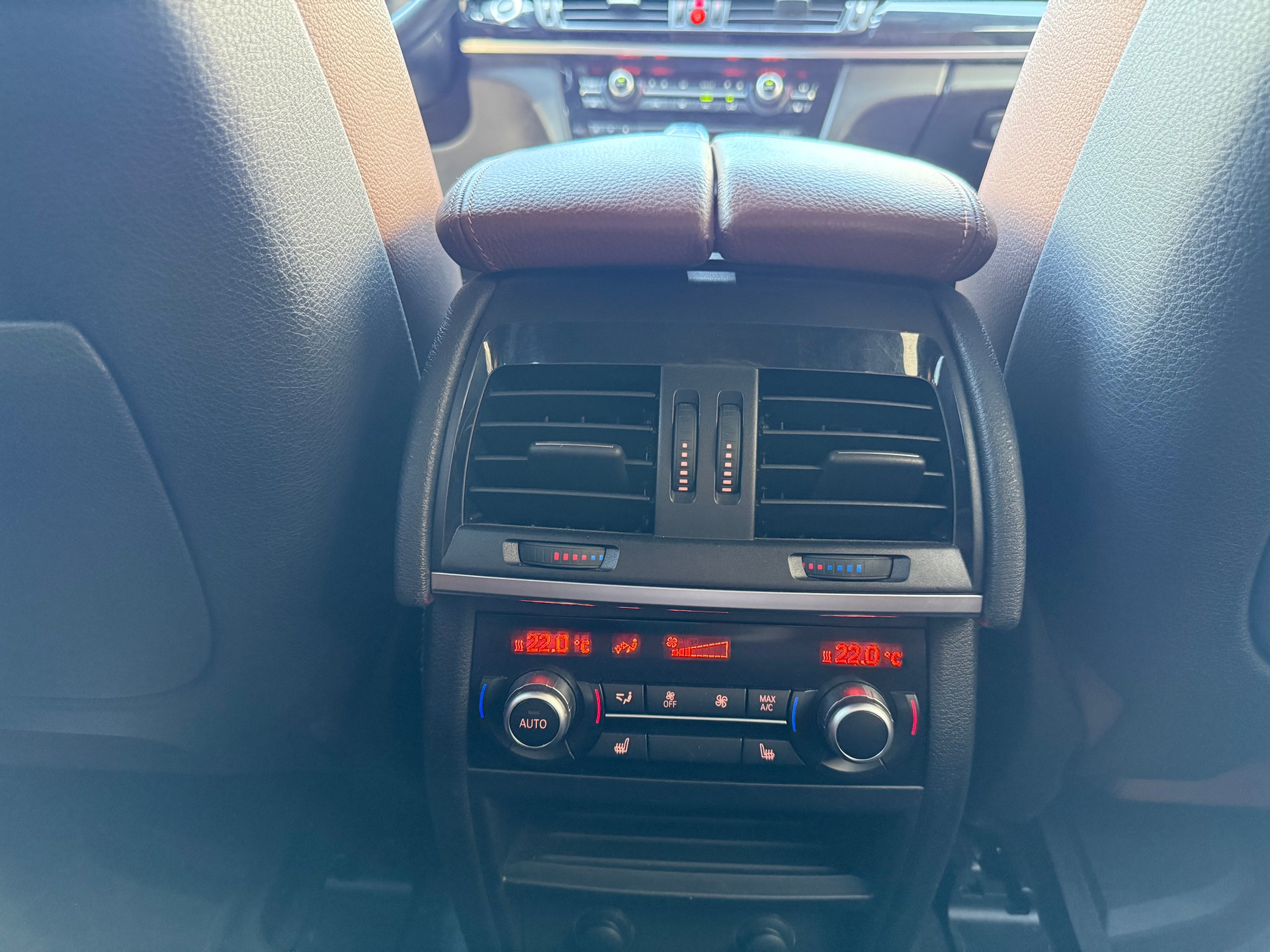 BMW X5 xDrive M50d Steptronic-image-23