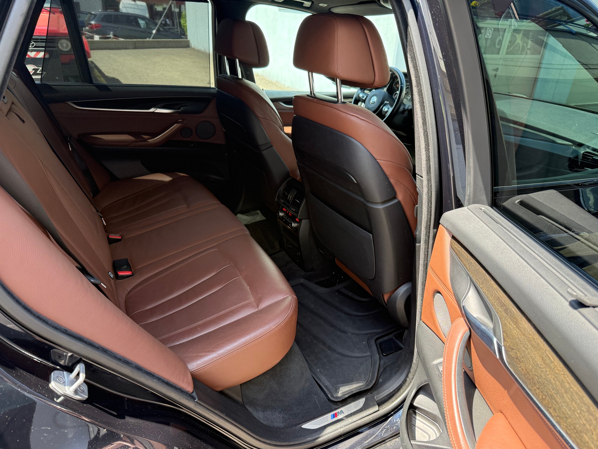 BMW X5 xDrive M50d Steptronic-image-24