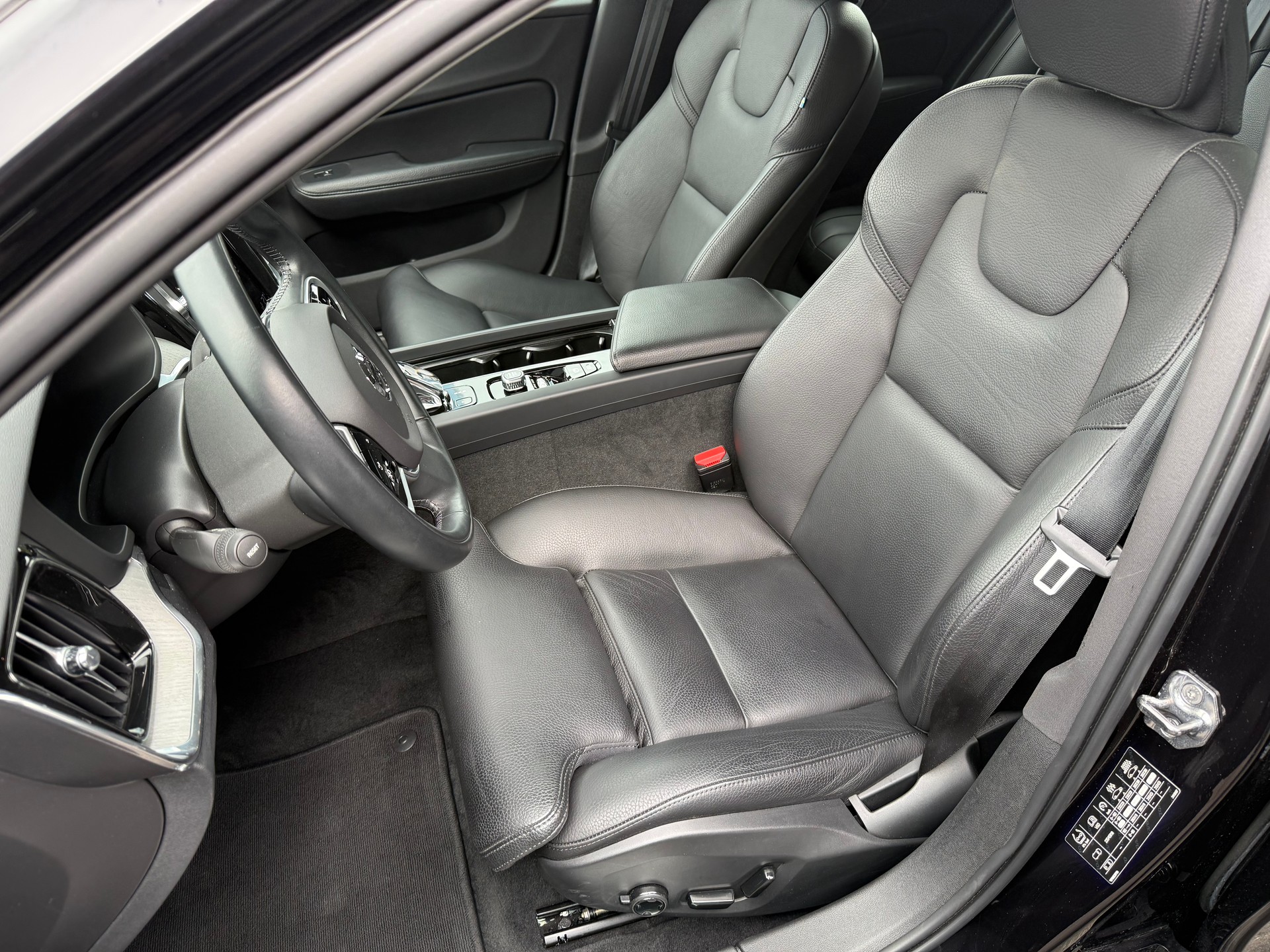 VOLVO V60 B4 Diesel Mild Hybrid Inscription Geartronic-image-3