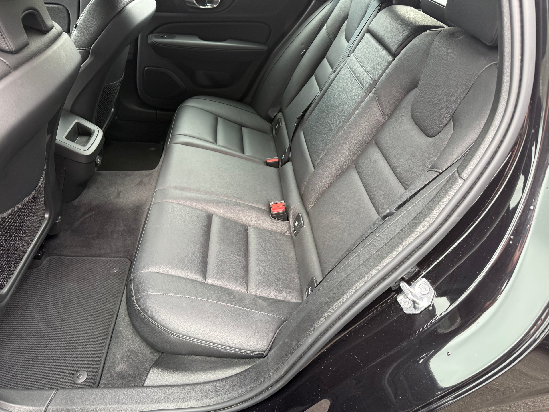 VOLVO V60 B4 Diesel Mild Hybrid Inscription Geartronic-image-4