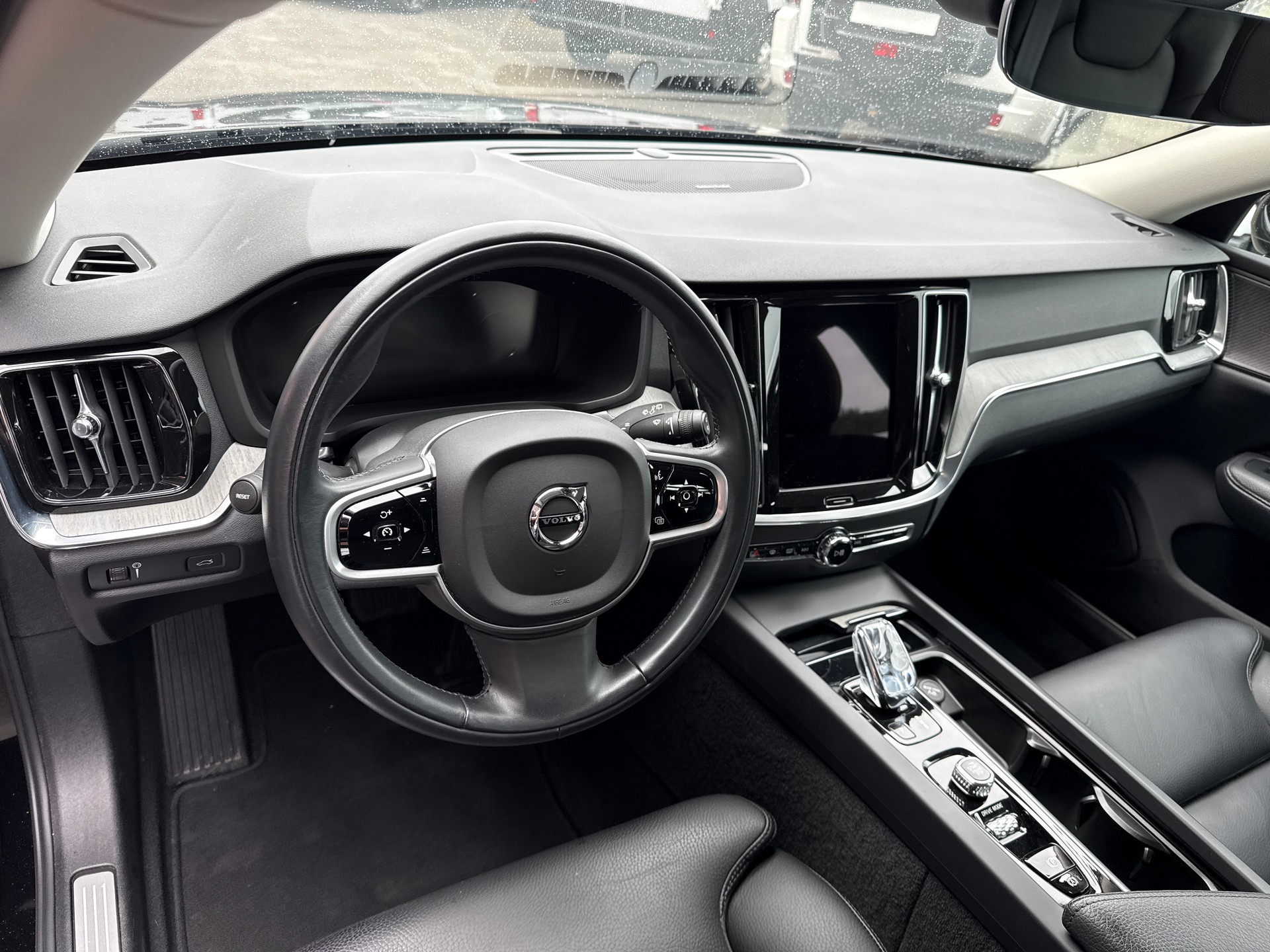 VOLVO V60 B4 Diesel Mild Hybrid Inscription Geartronic-image-2