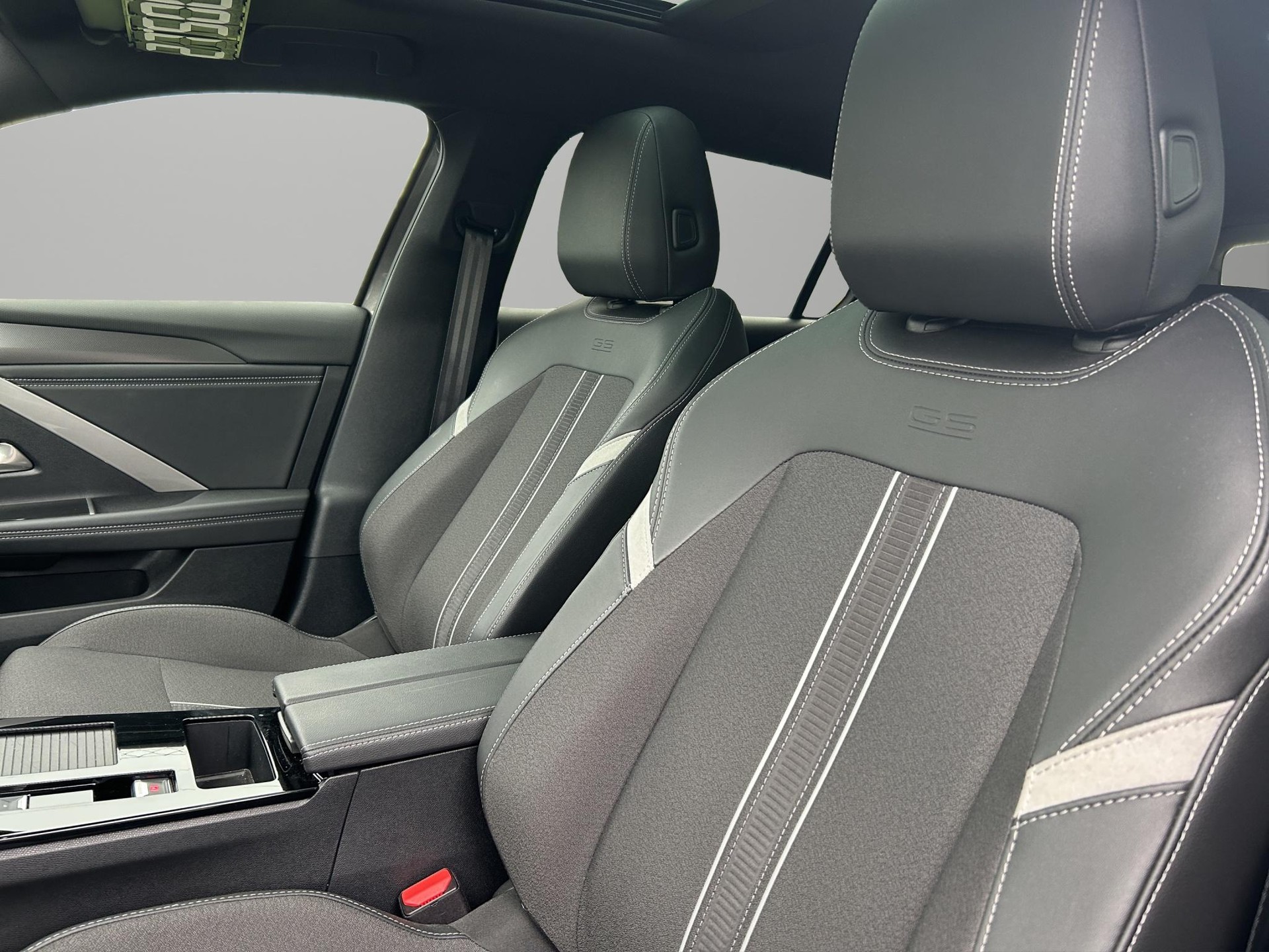 OPEL Astra Sports Tourer 1.2 T Hybrid GS-showroom-element-3