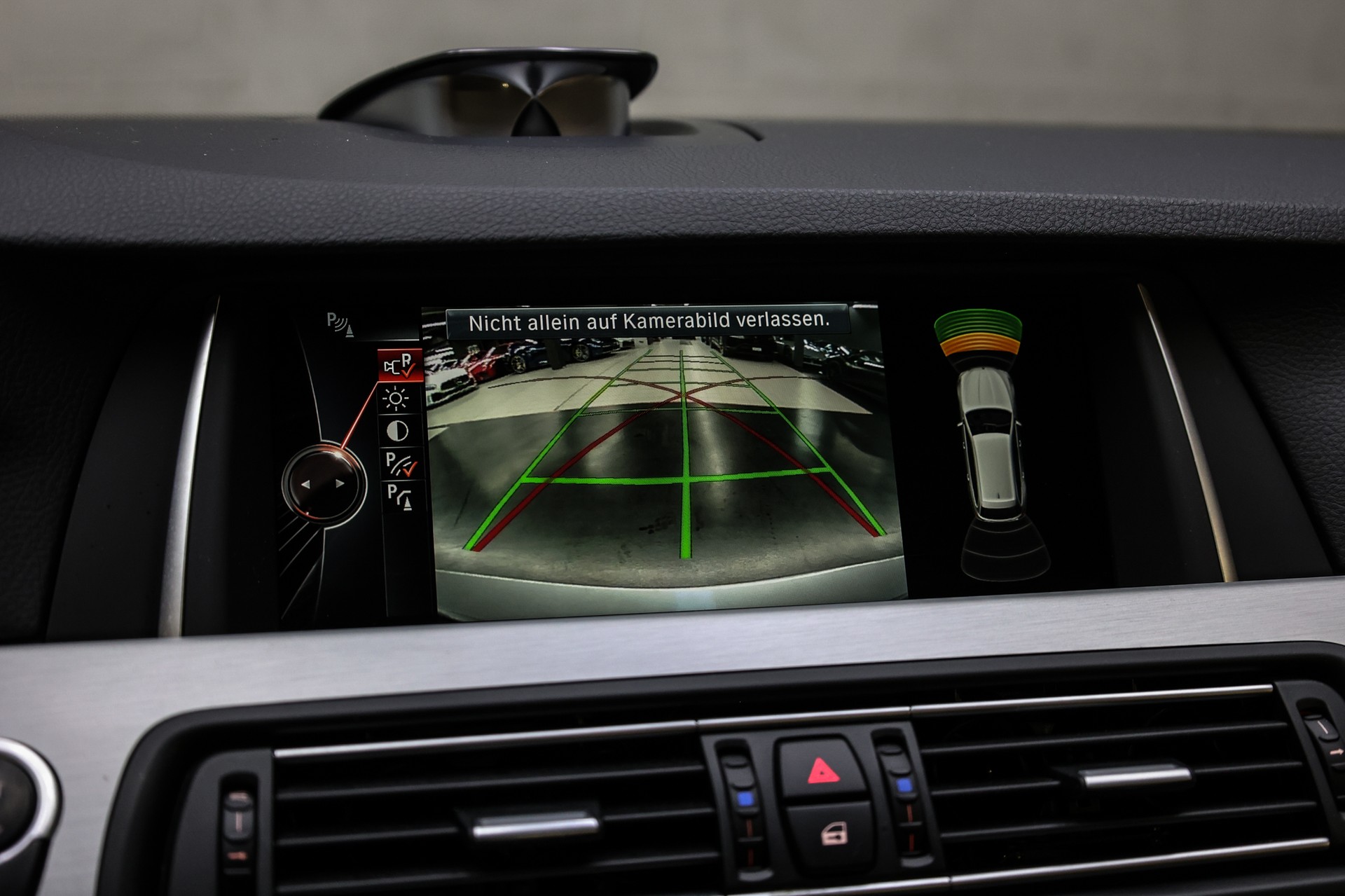 BMW M 550d xDrive Touring M Paket-image-21