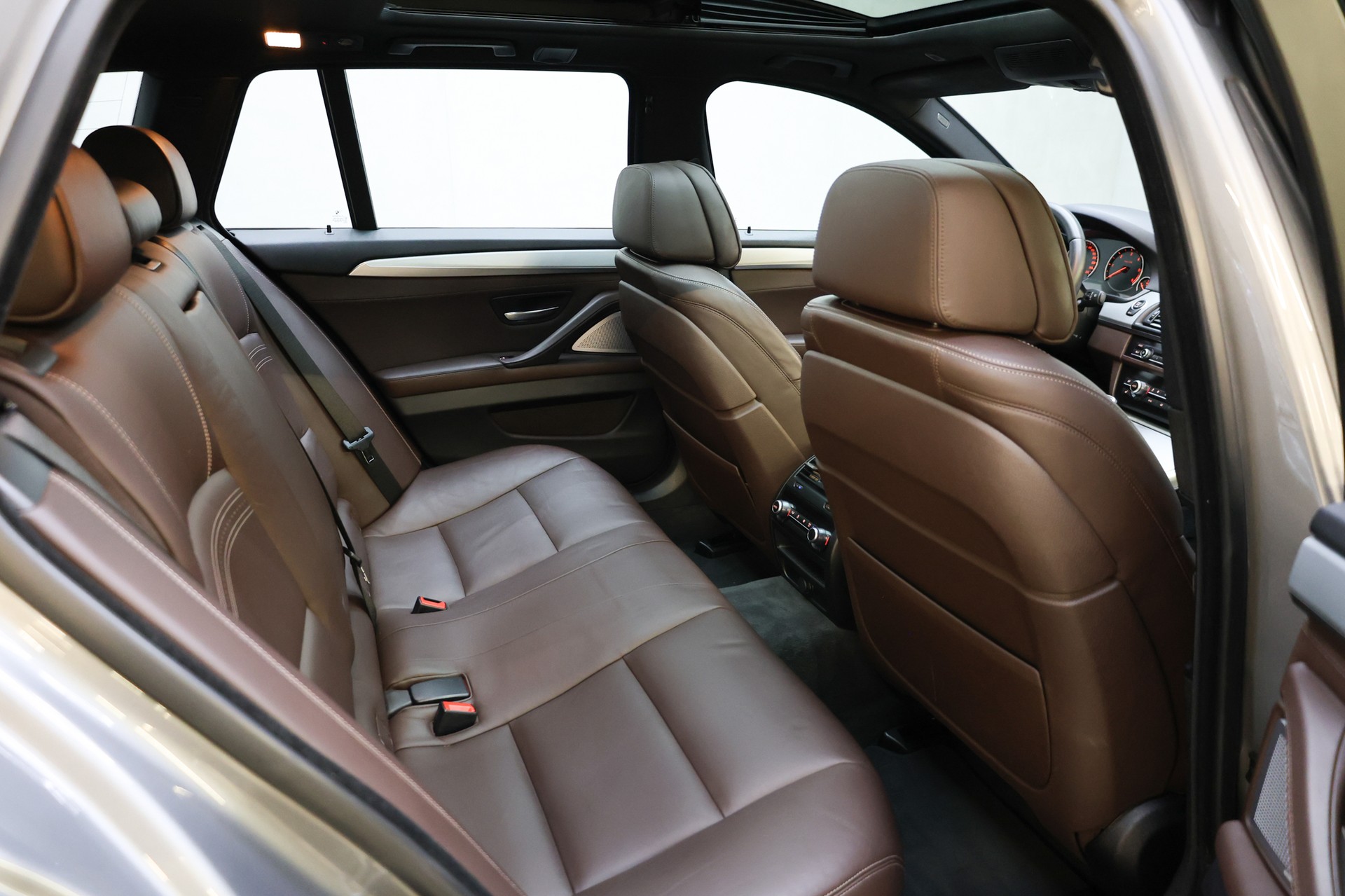 BMW M 550d xDrive Touring M Paket-image-34