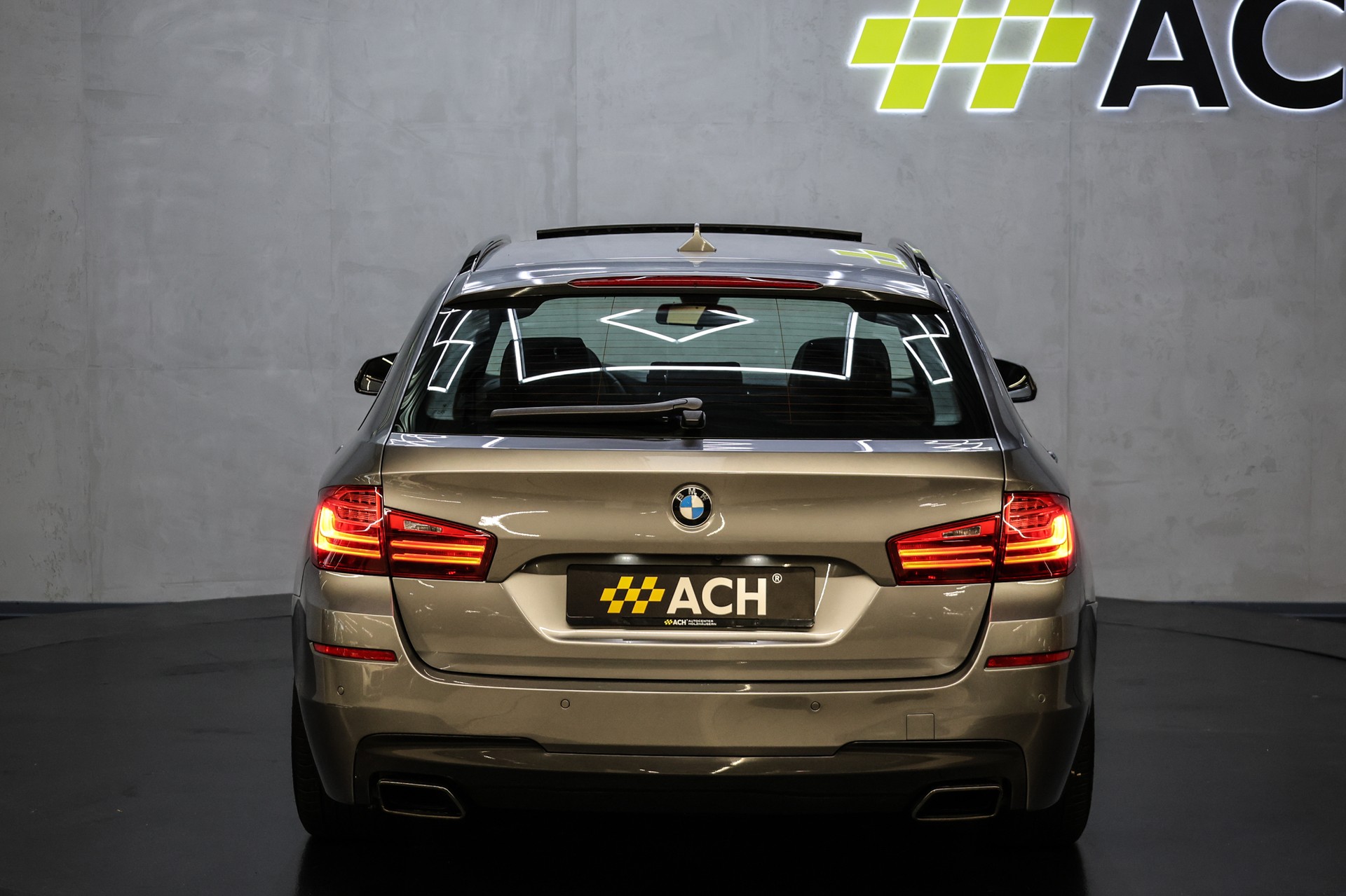 BMW M 550d xDrive Touring M Paket-image-4