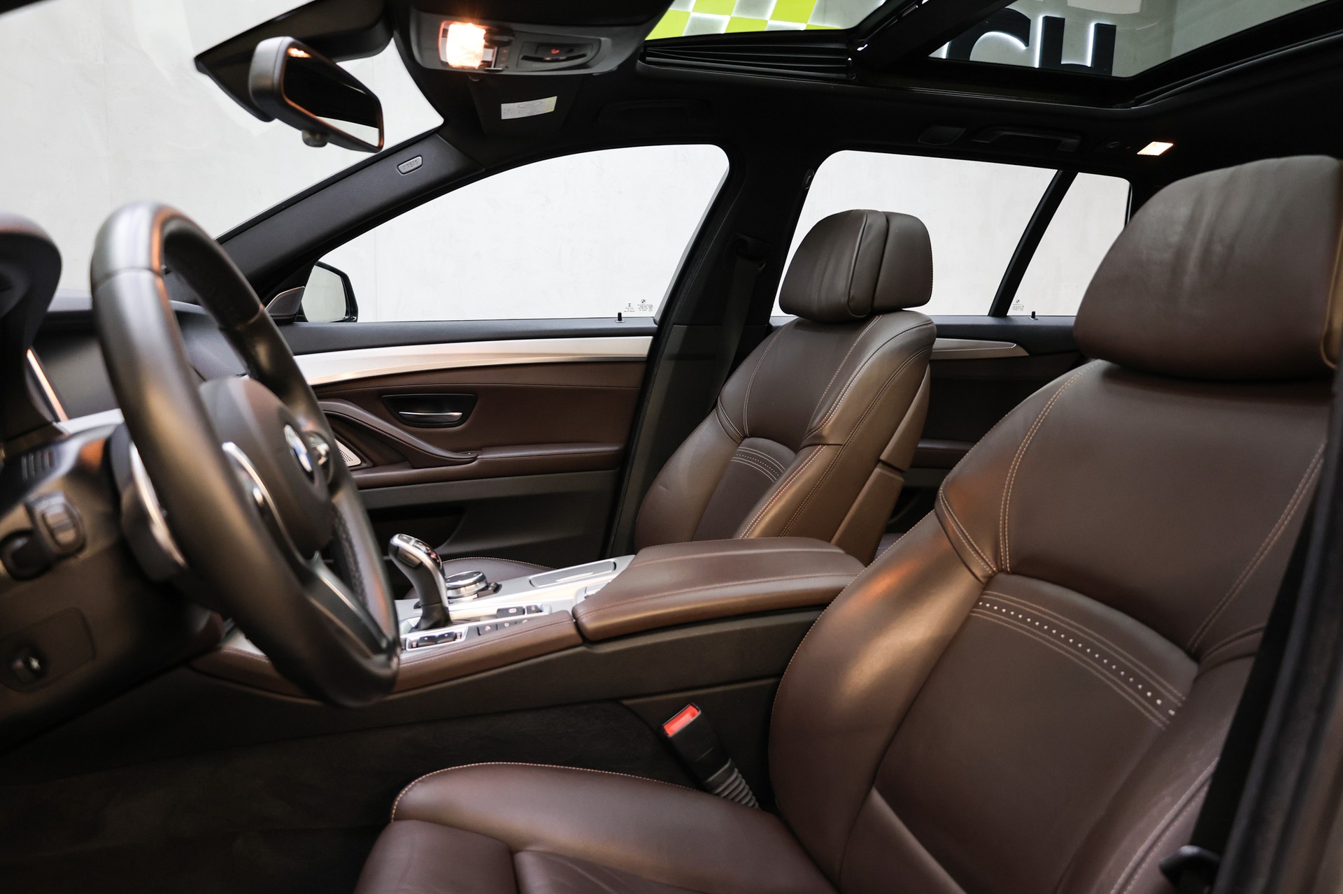 BMW M 550d xDrive Touring M Paket-image-19
