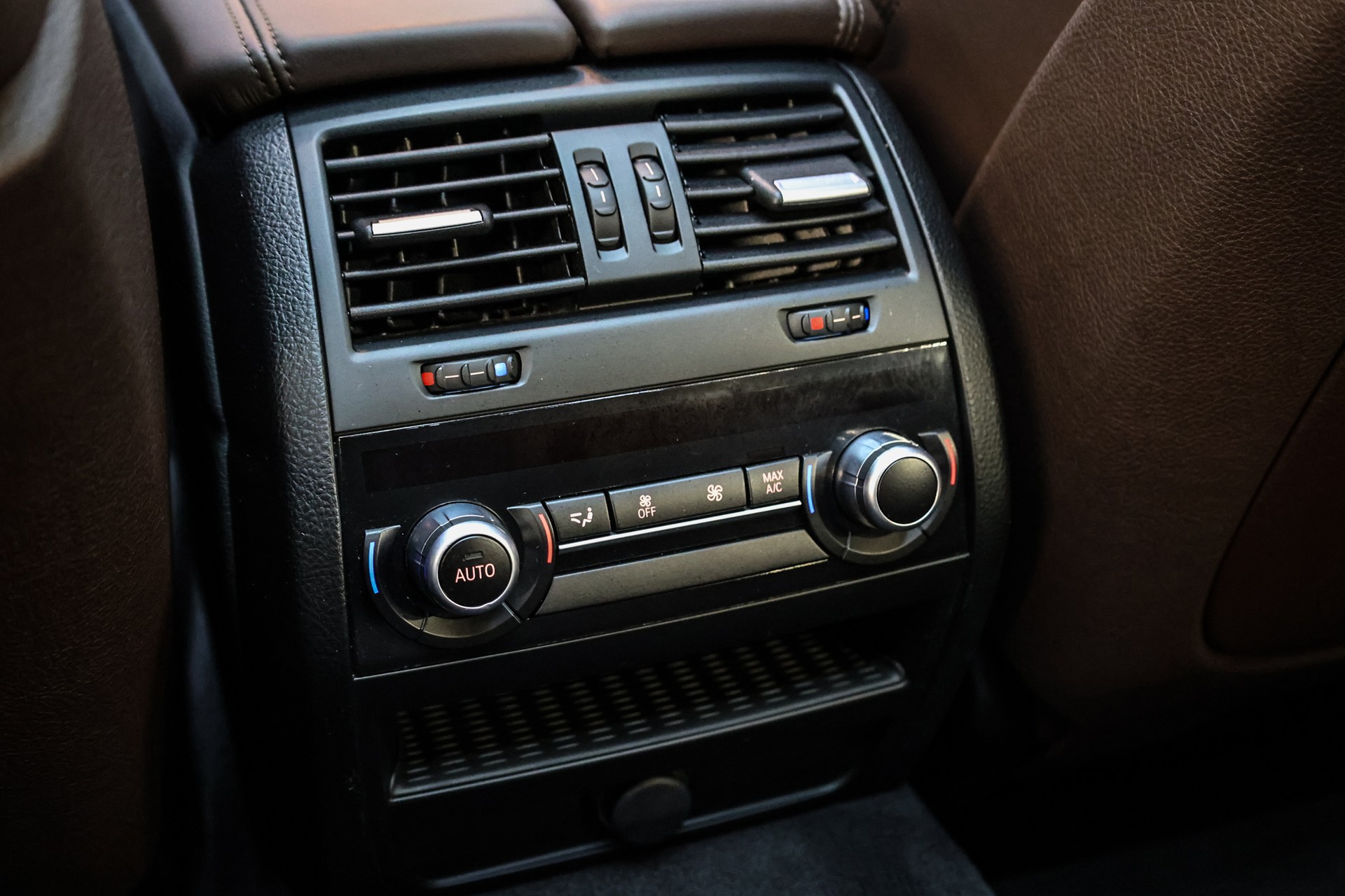 BMW M 550d xDrive Touring M Paket-image-26