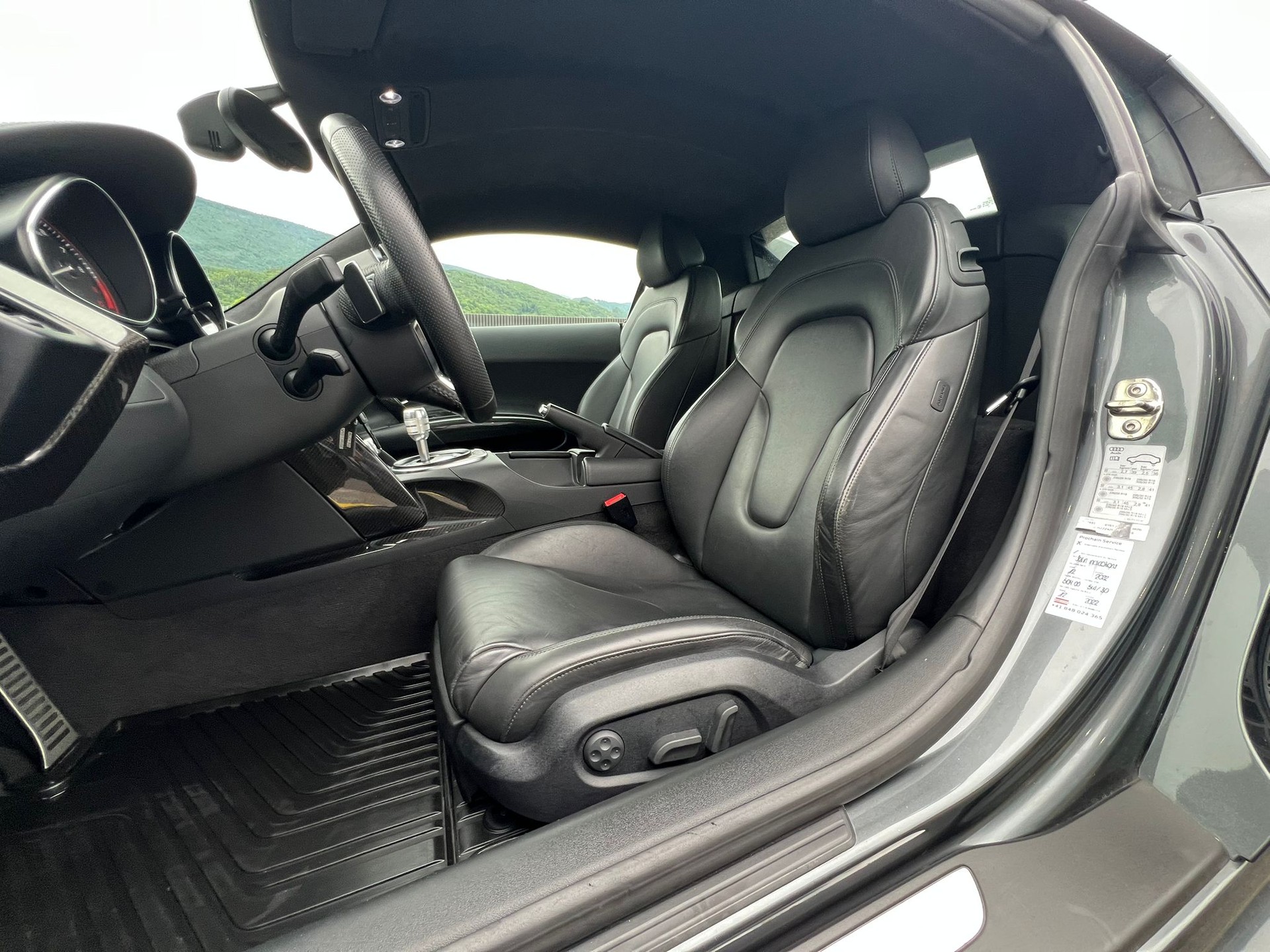 AUDI R8 Coupé 5.2 R-Tronic-image-7