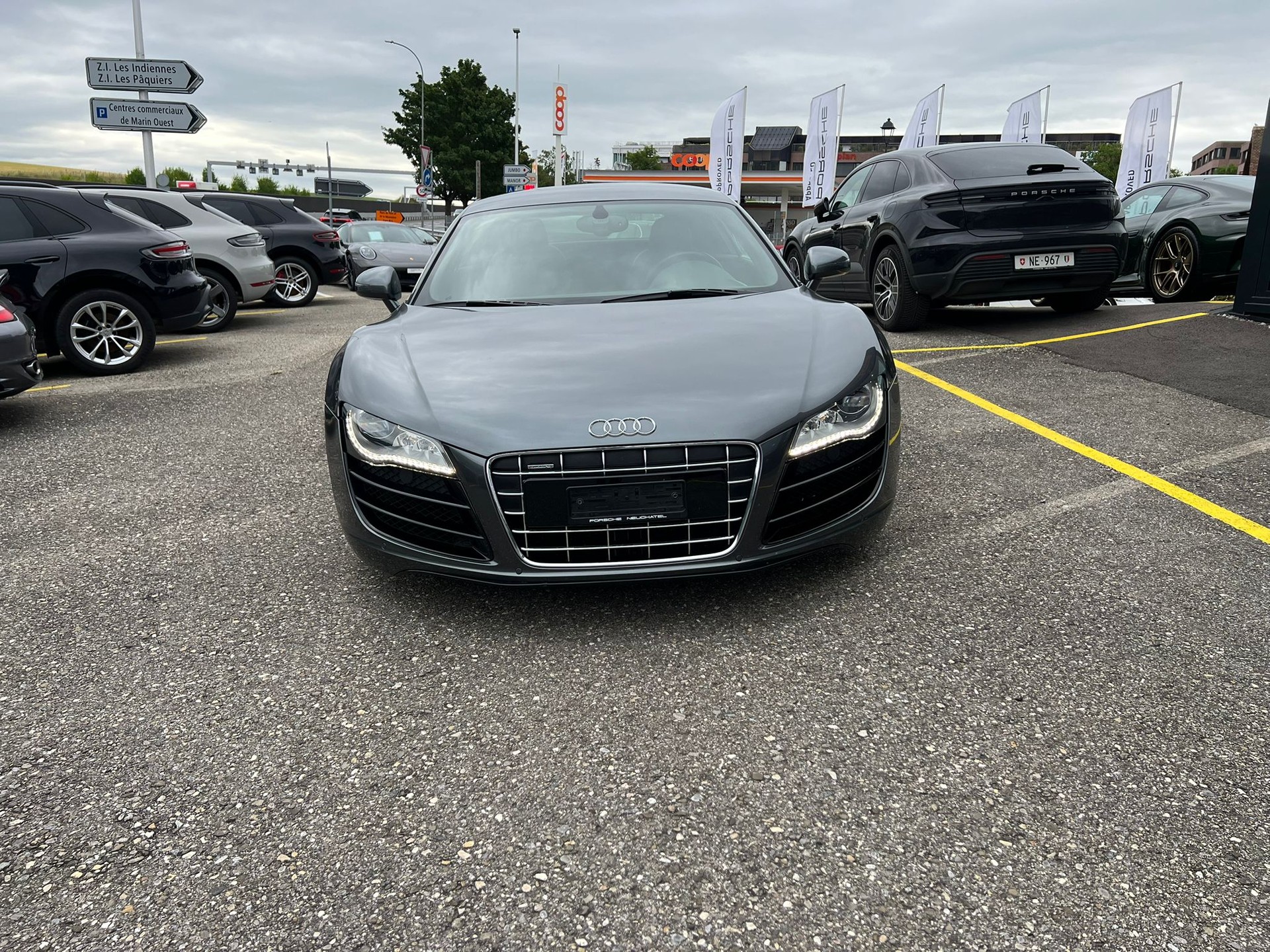 AUDI R8 Coupé 5.2 R-Tronic-image-4