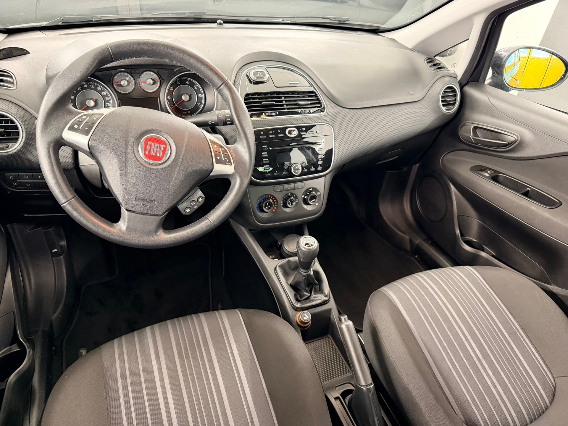 FIAT Punto Evo 1.4 MyLife Dualogic-image-7