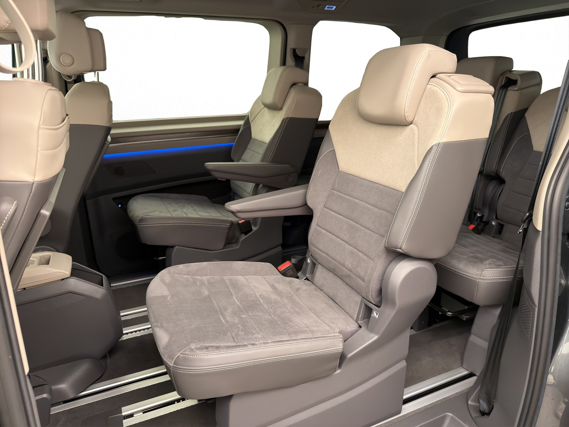 VW Multivan kurz 2.0 TDI Style DSG-image-11
